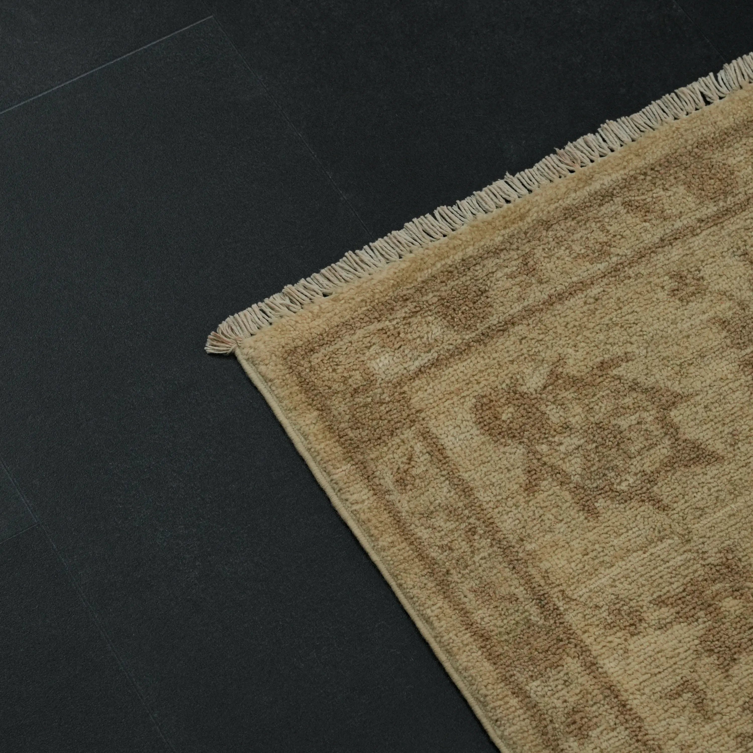 Mahal Series Handwoven Uşak Pattern Cream Wool Rug