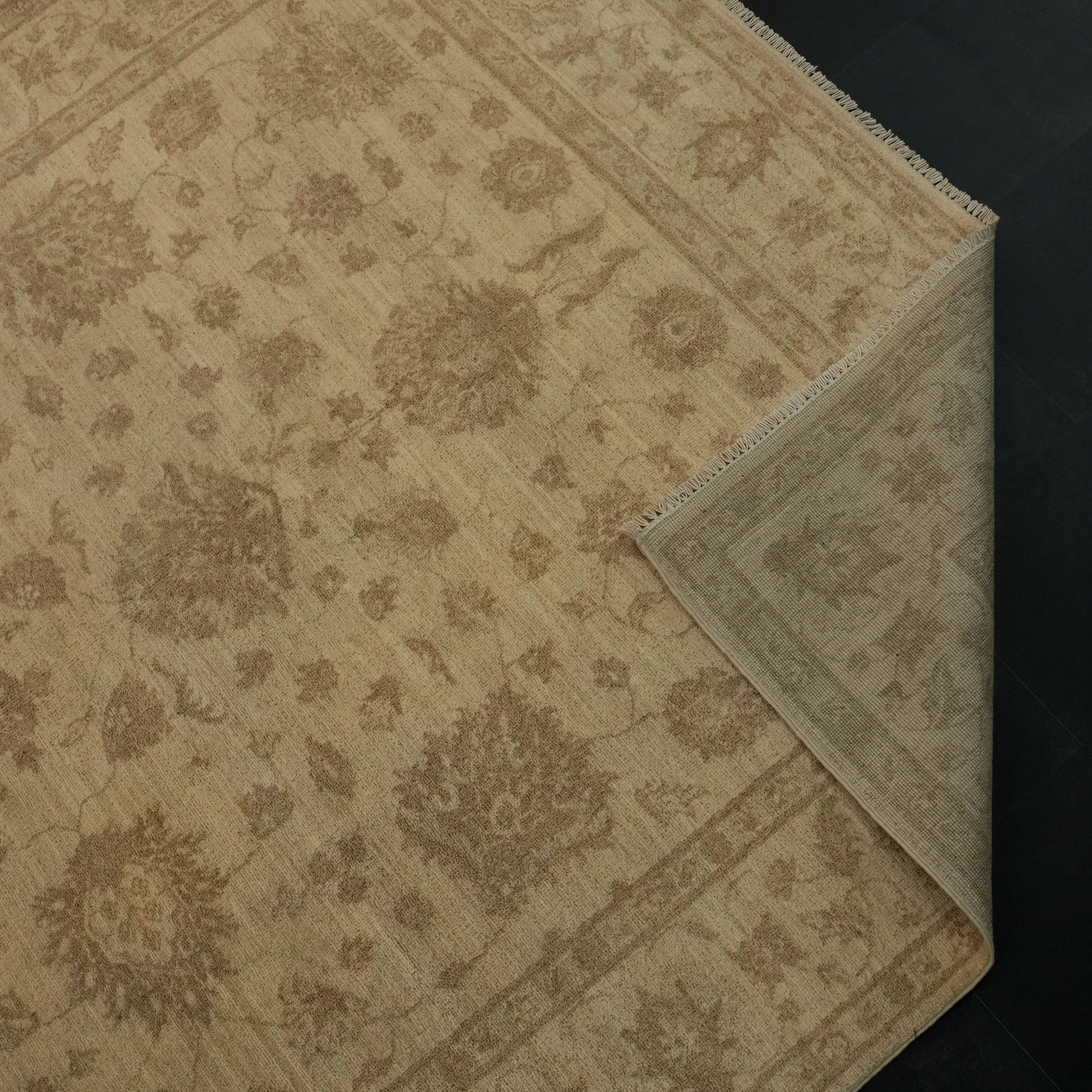 Mahal Series Handwoven Uşak Pattern Cream Wool Rug