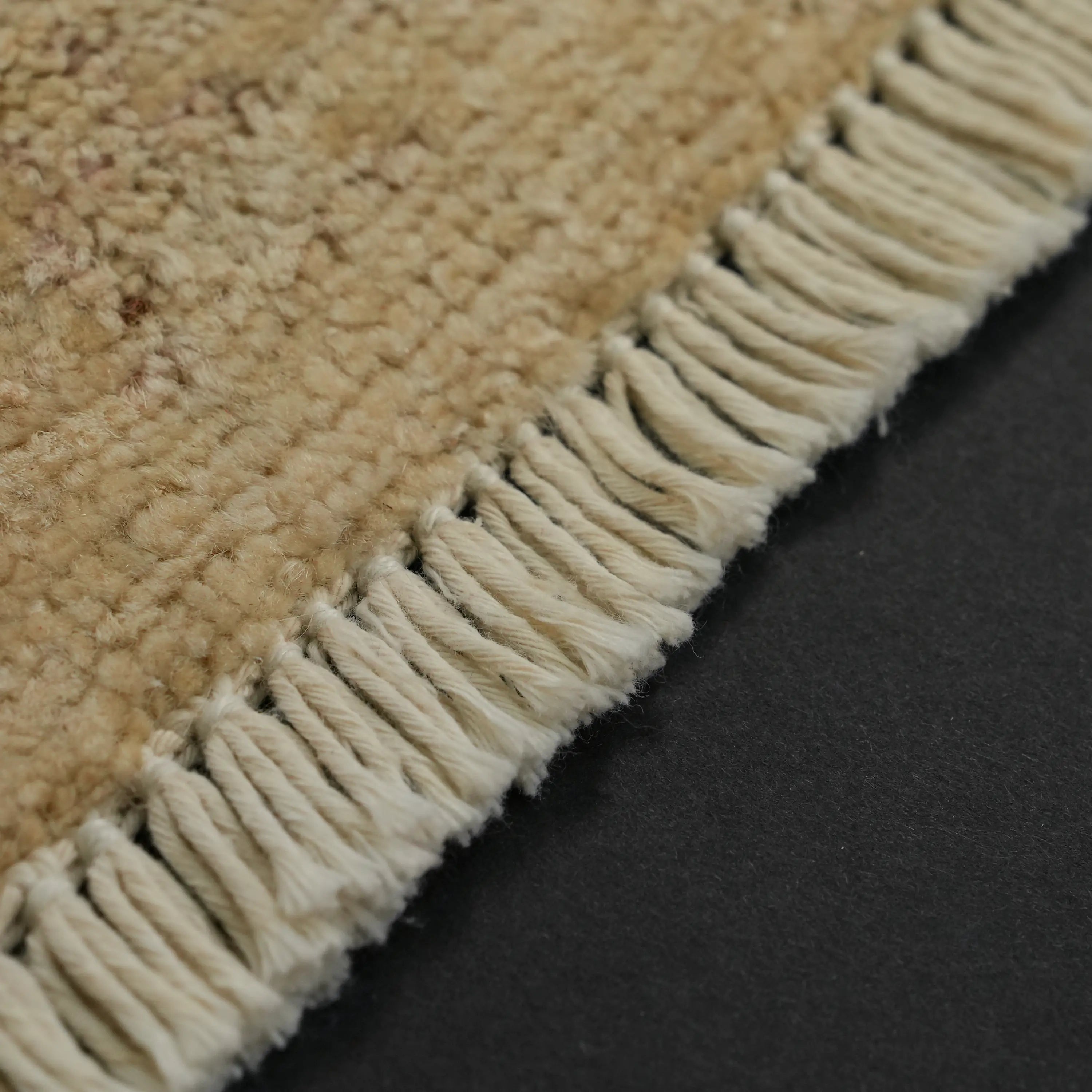 Mahal Series Handwoven Vintage Pattern Cream Wool Rug