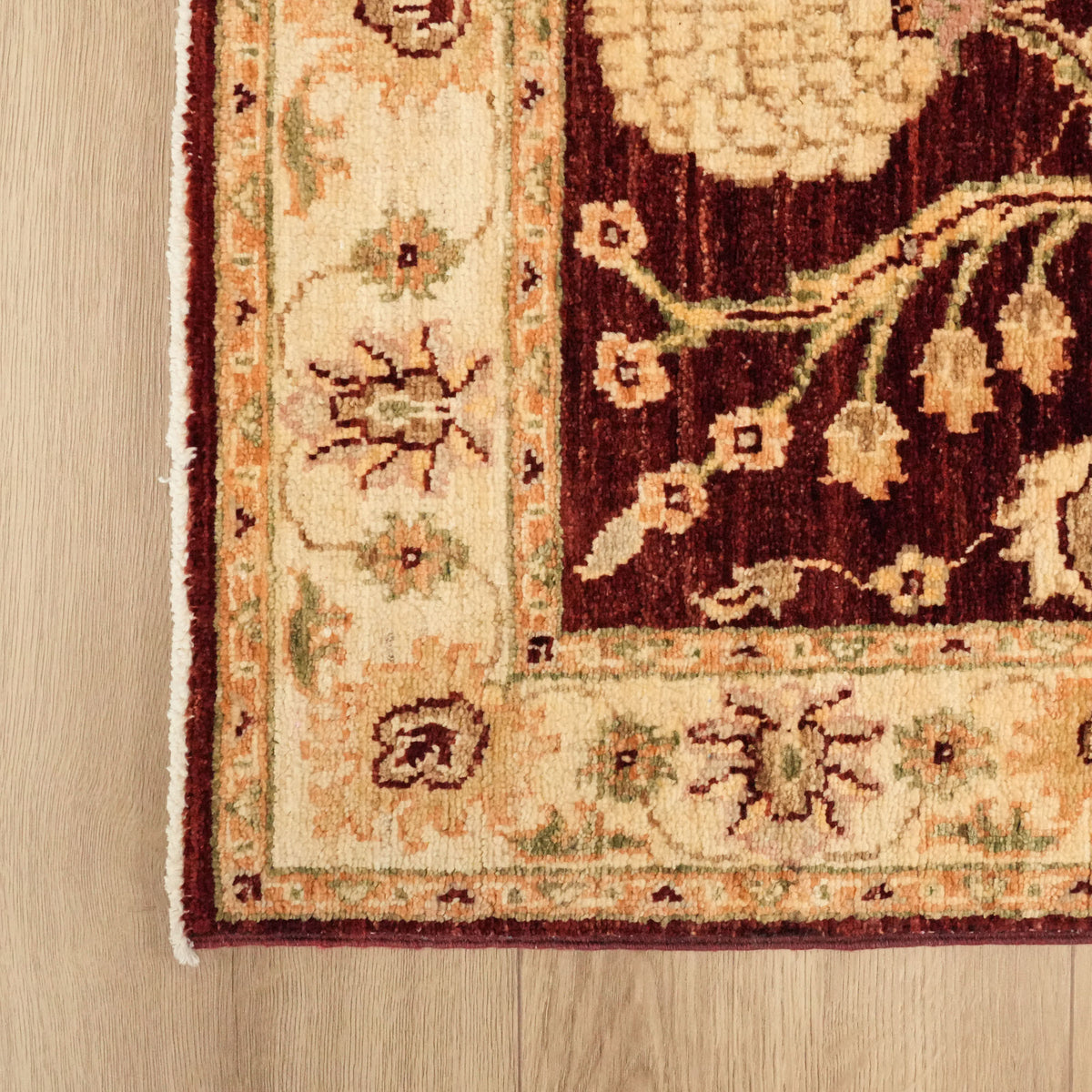 Mahal Serisi El Dokuma Yün Uşak Desenli Bordo Halı