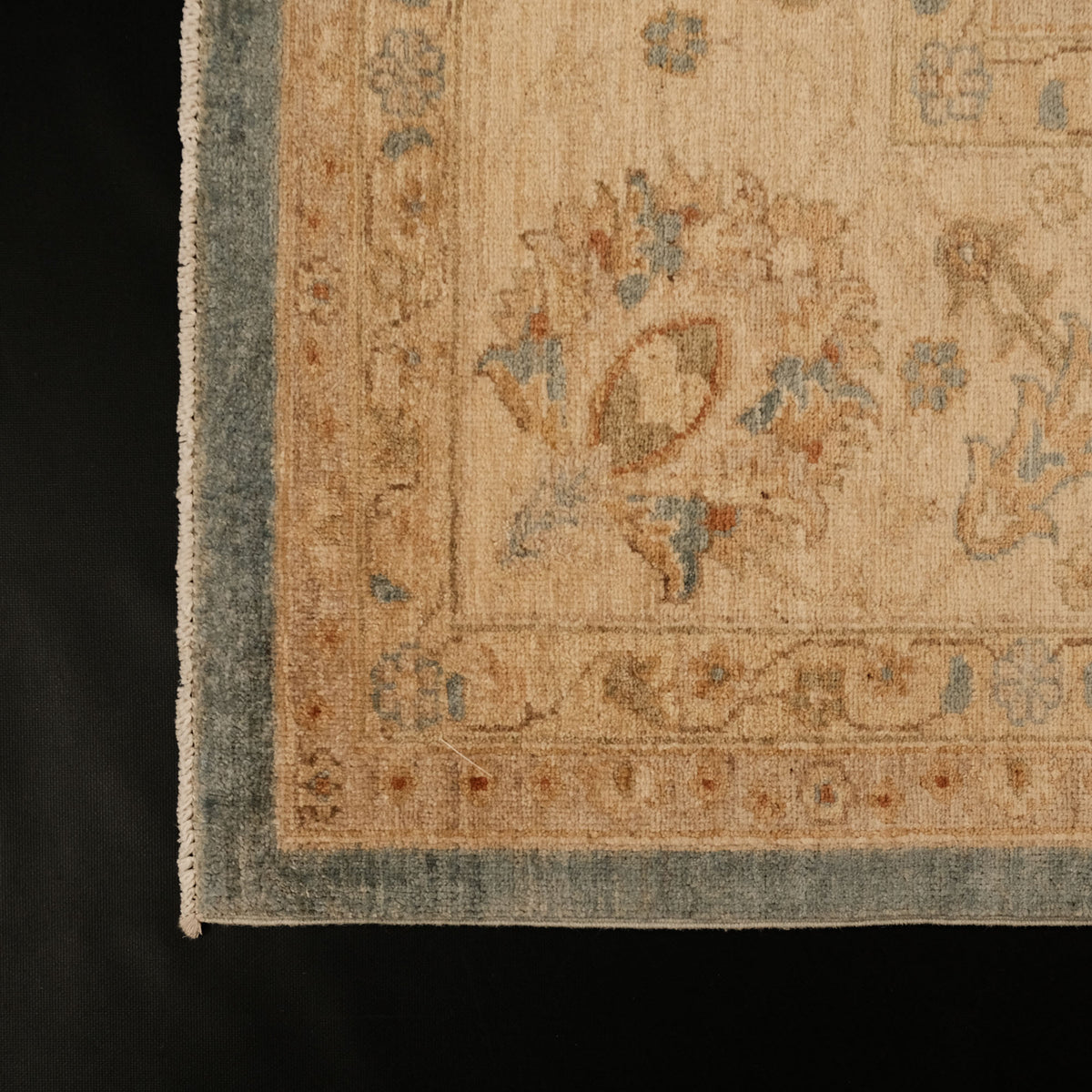 Mahal Serisi Uşak Desenli El Dokuma Halı — klasik desen