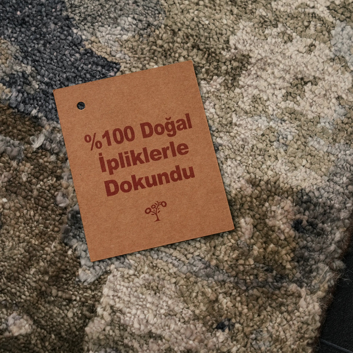 Maison Serisi El Dokuma Soyut Desenli Gri Bambu Halı — yatak odası halısı