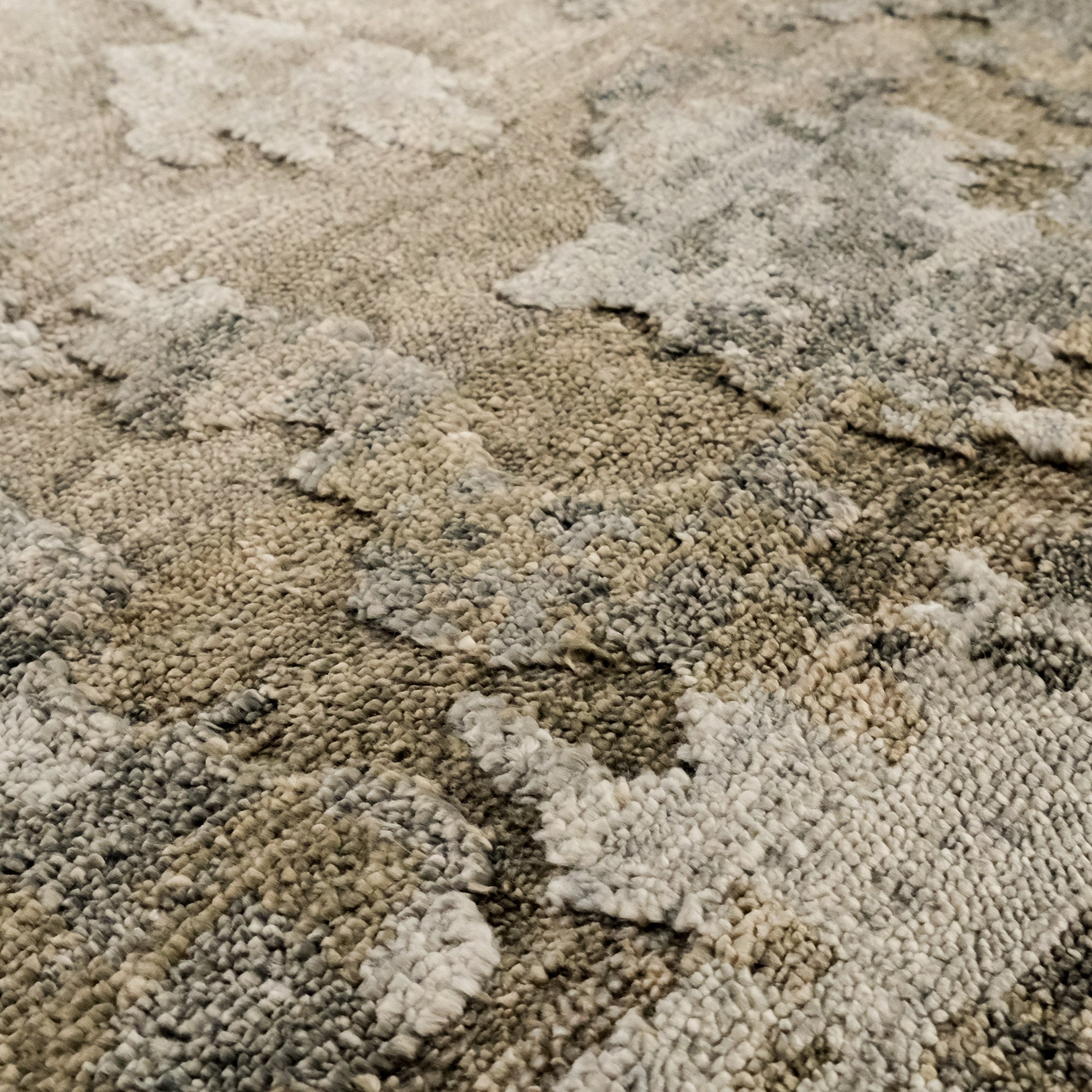 Hand Woven Abstract Patterned Gray Carpet