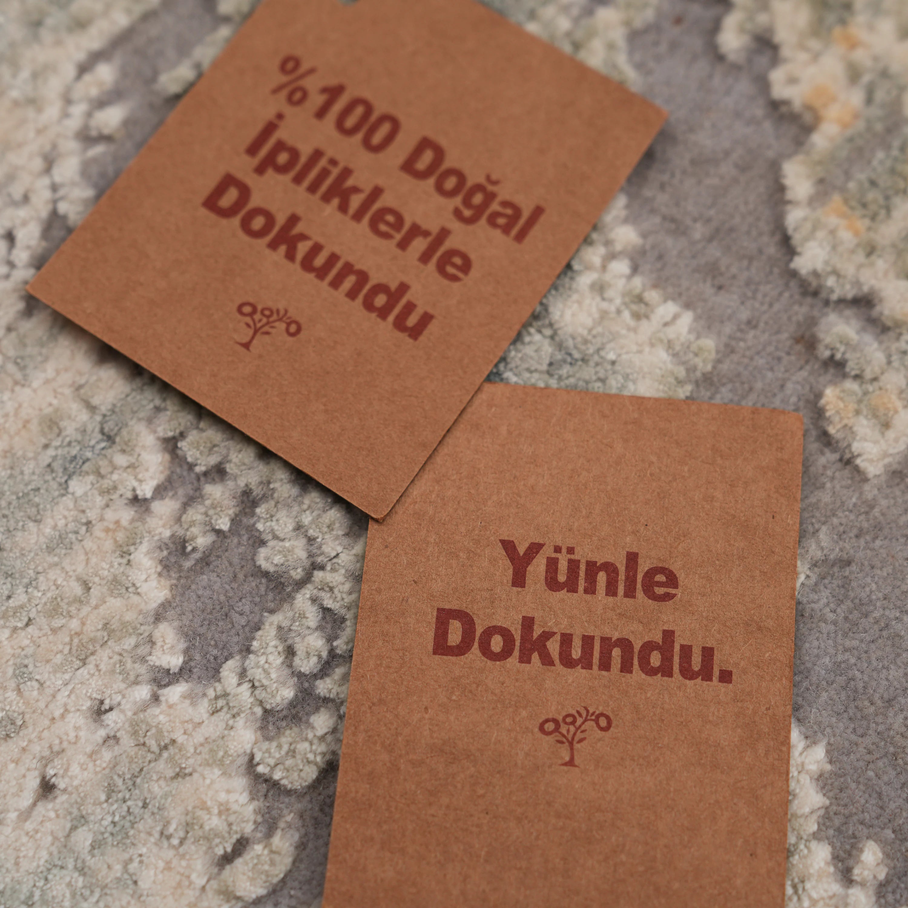 Maison Serisi El Dokuma Soyut Desenli Gri Yün Halı