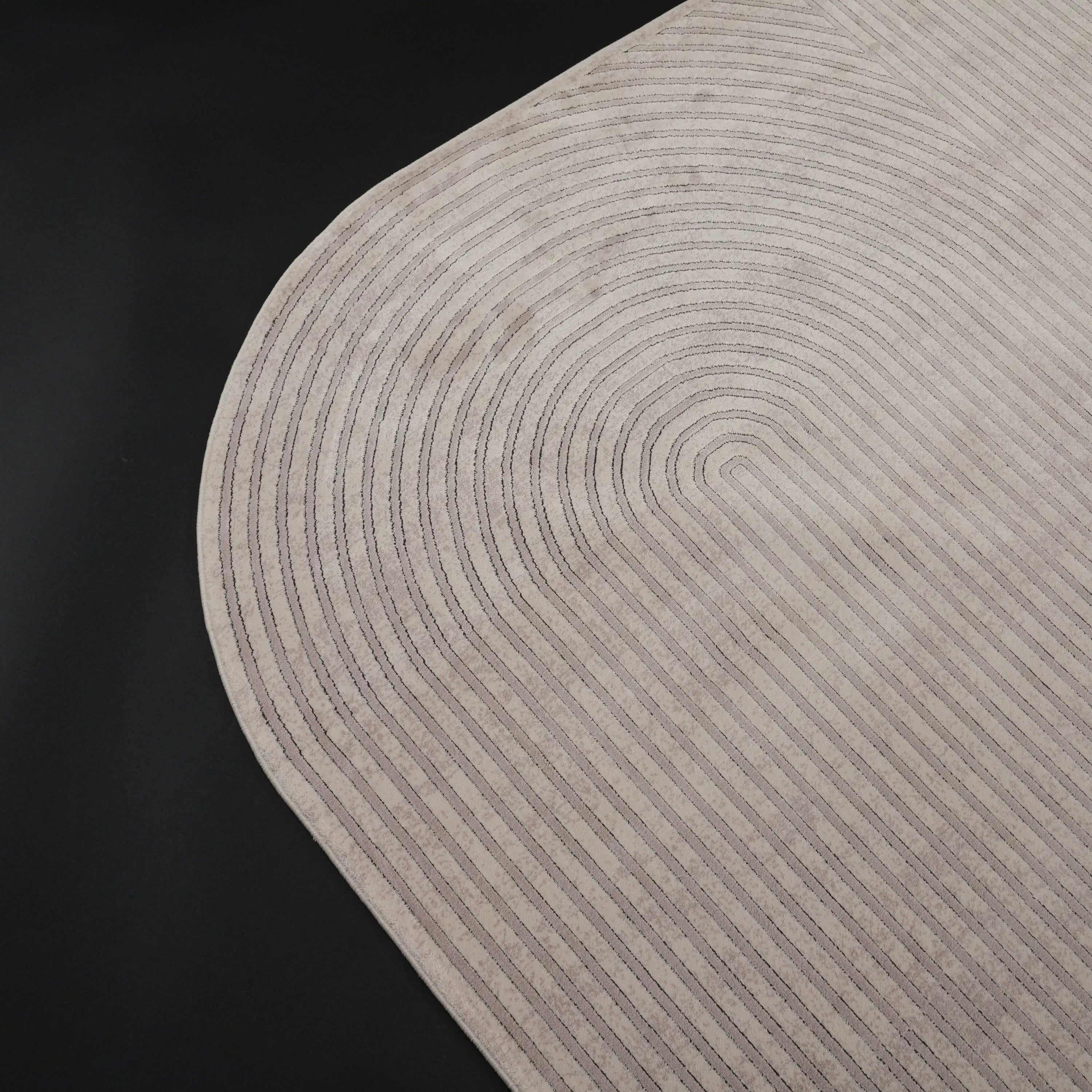 Lapis Serisi Çizgi Desenli Krem Viskon Halı