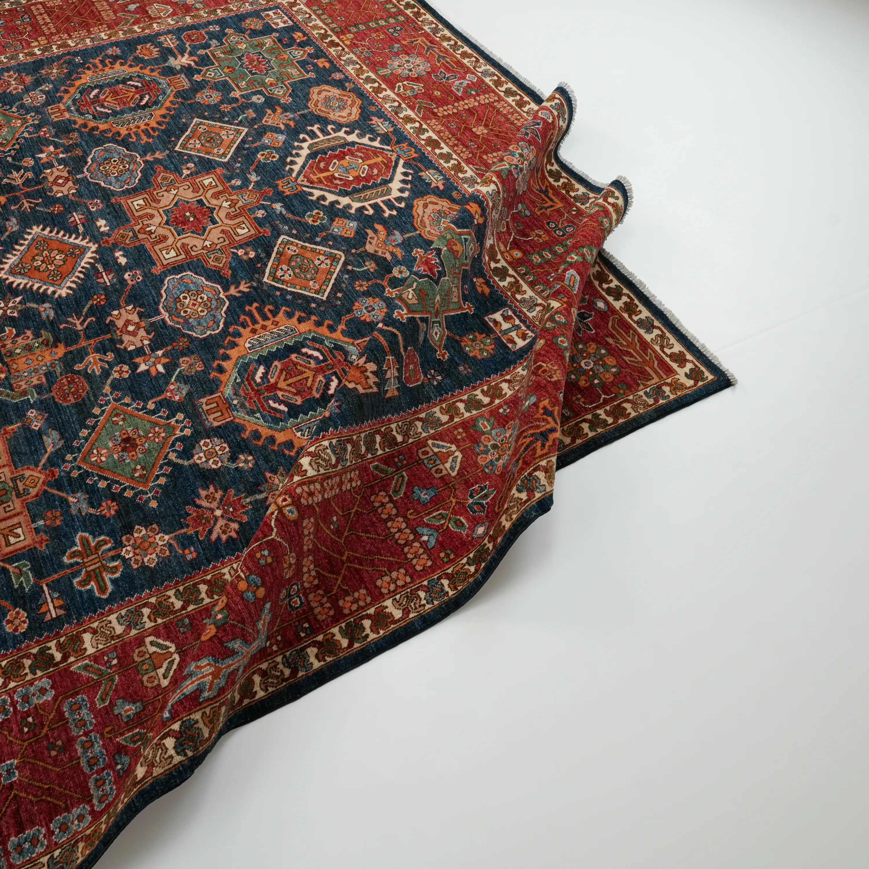 Mihman Serisi El Dokuma Anadolu Desenli Lacivert Yün Halı