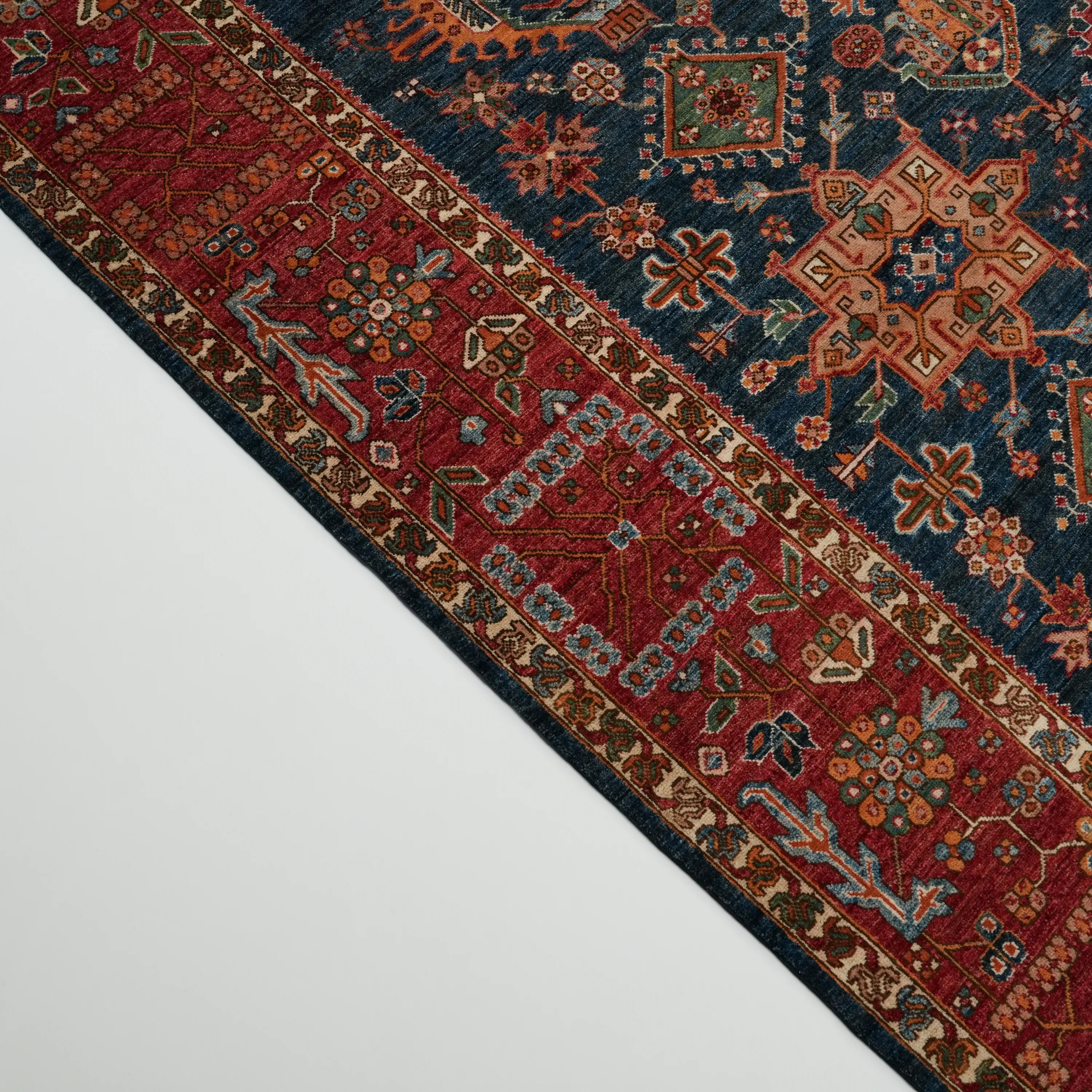 Mihman Serisi El Dokuma Anadolu Desenli Lacivert Yün Halı