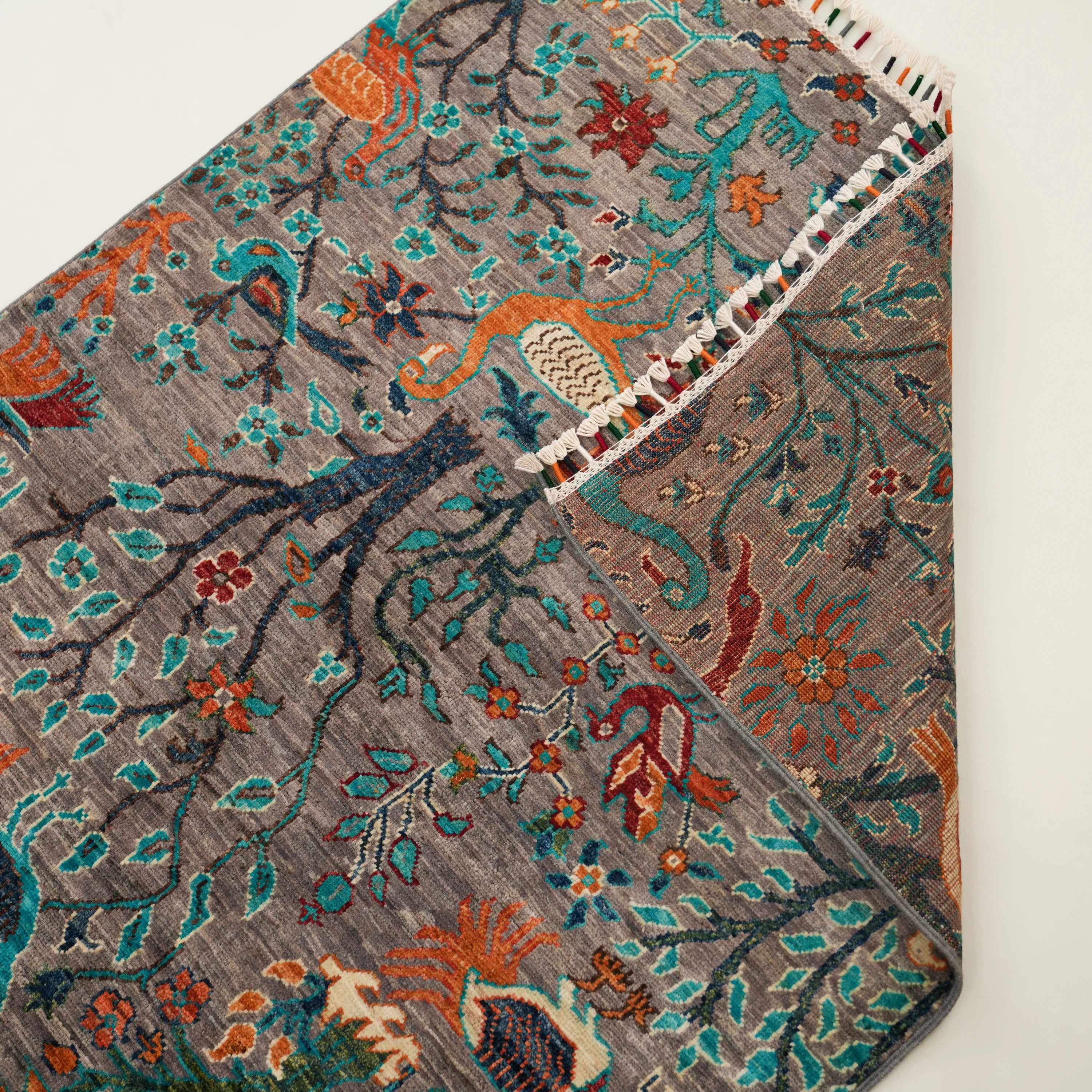 Mihman Series Handwoven Floral Patterned Gray Wool Rug