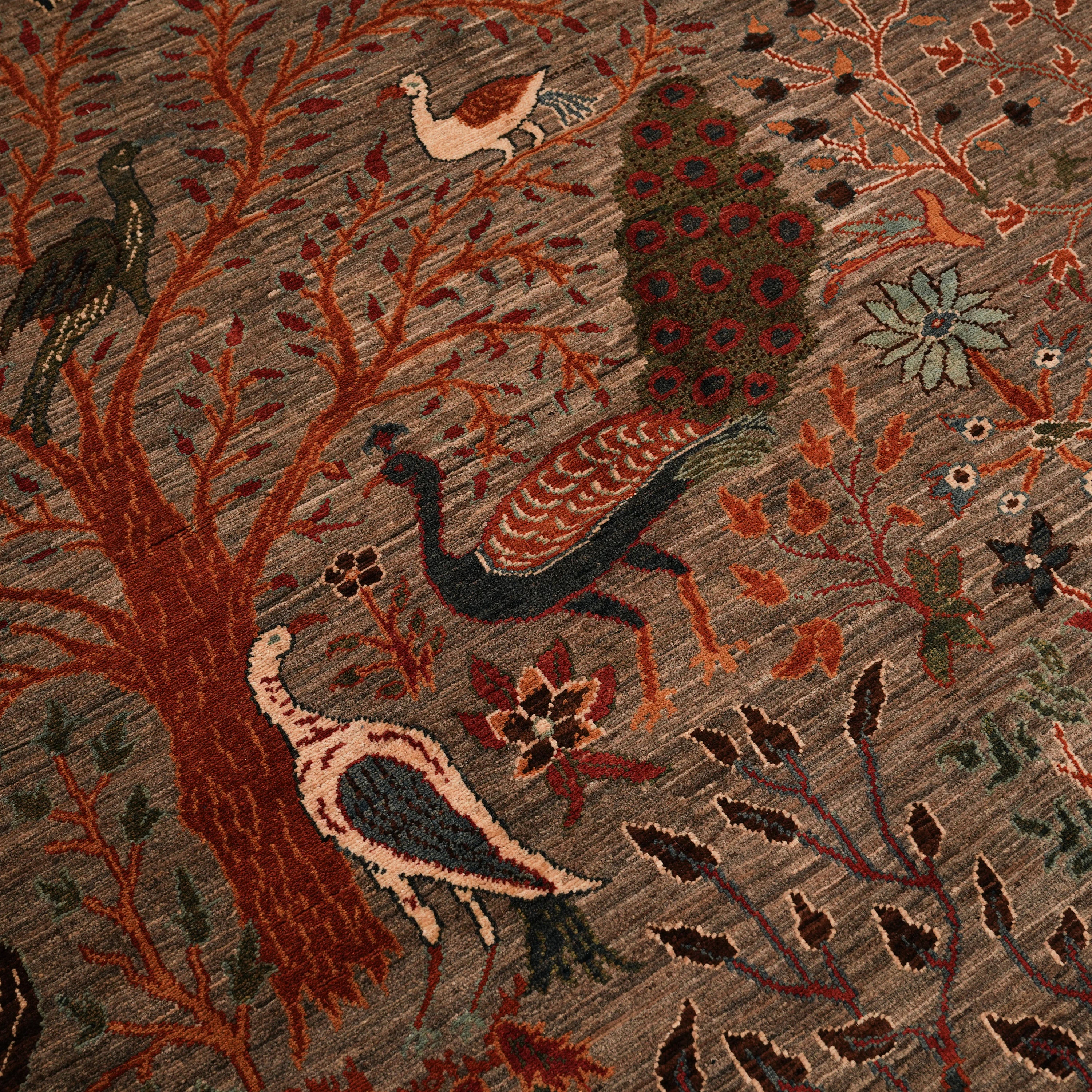 Mihman Serisi El Dokuma Çiçek Desenli Rengarenk Yün Halı