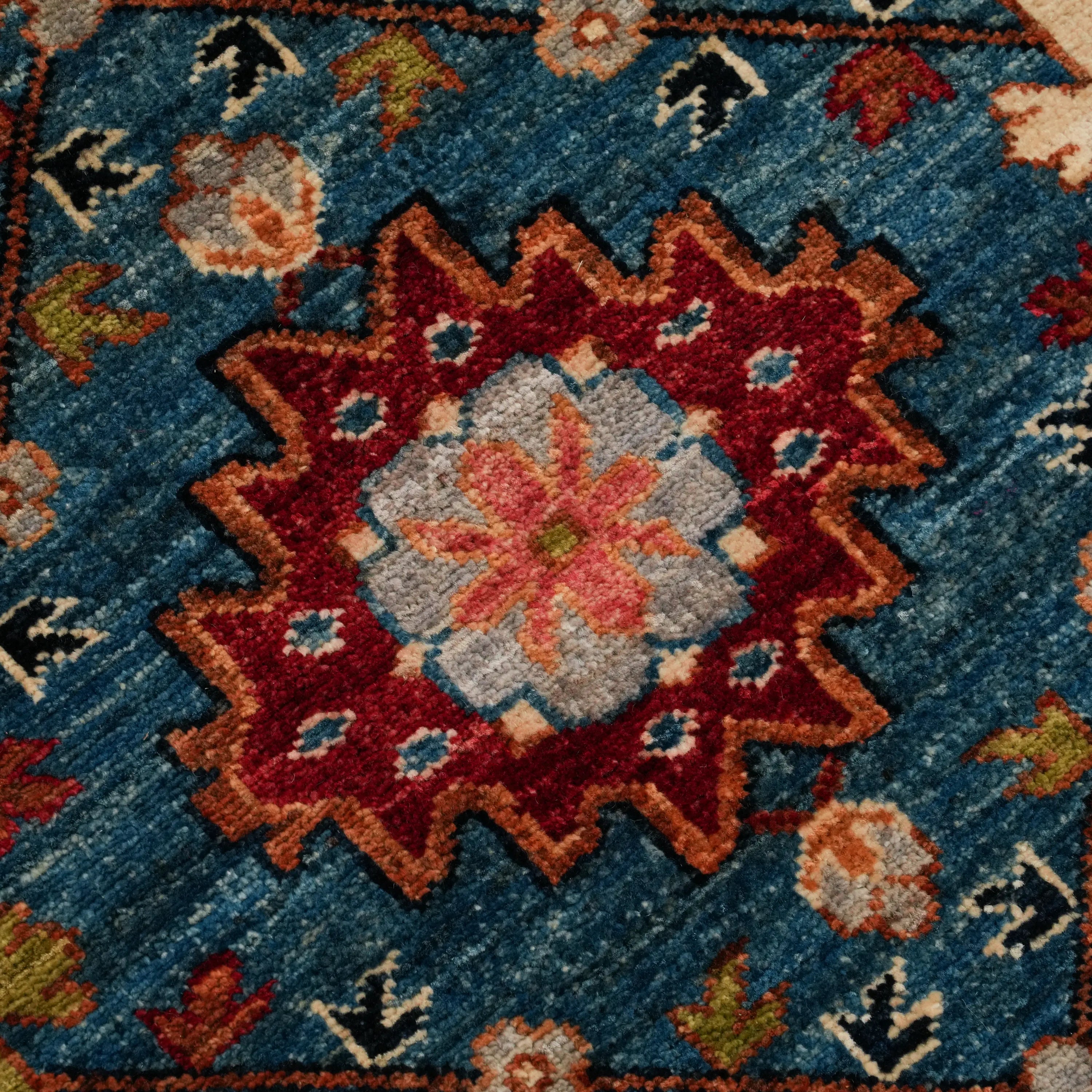 Mihman Serisi El Dokuma Uşak Desenli Mavi Yün Halı