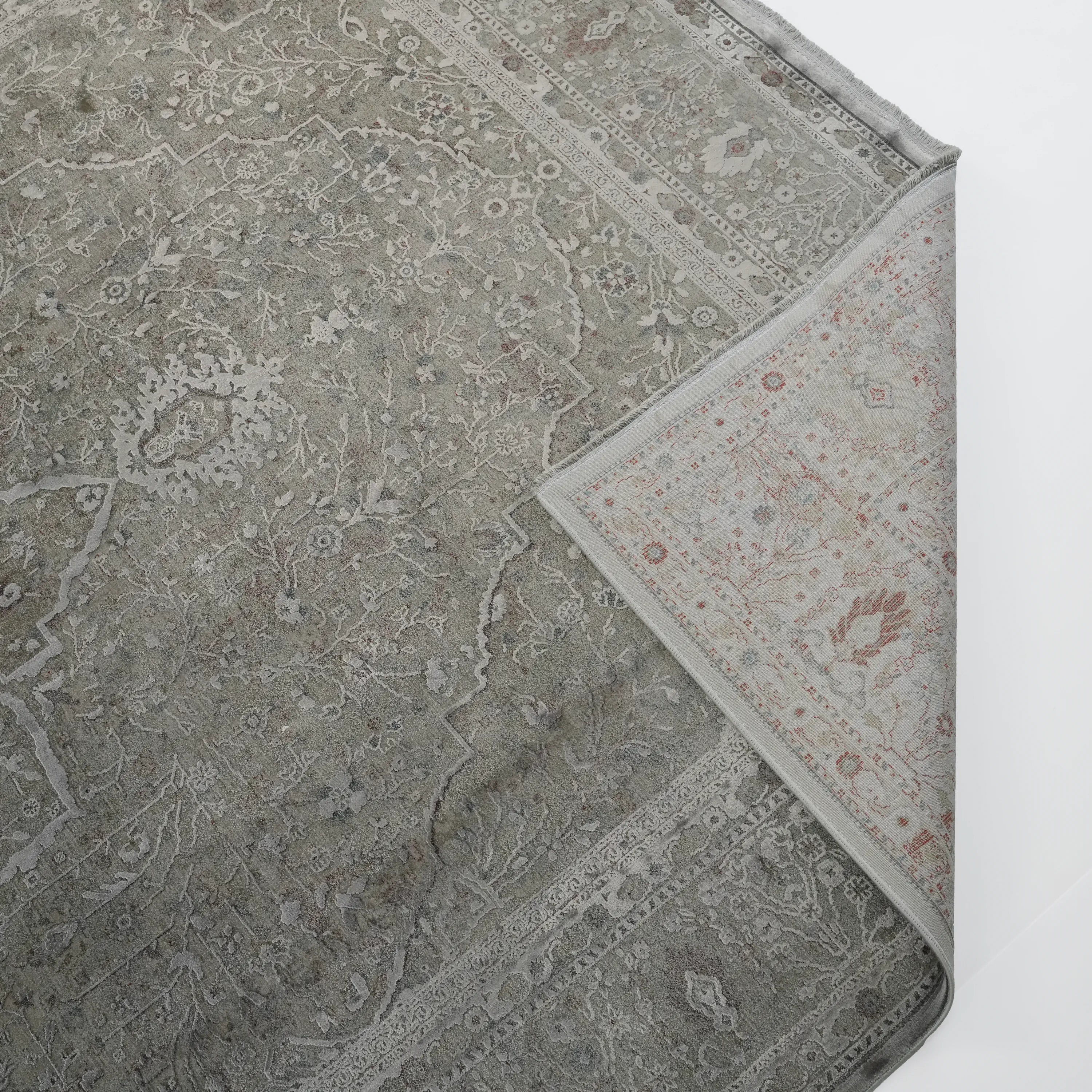 Odak Serisi Çiçek Desenli Gri Viskon Halı