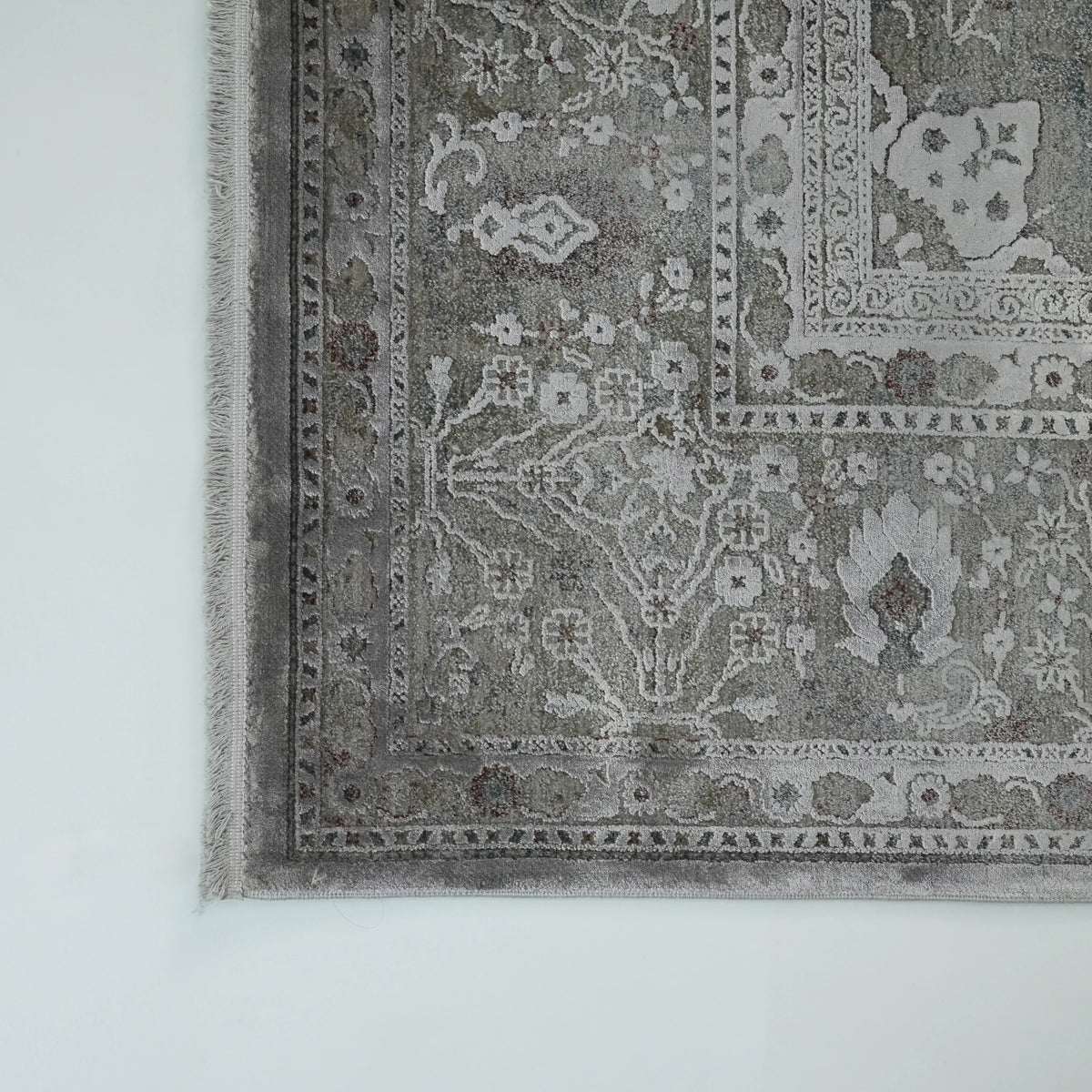 Odak Serisi Çiçek Desenli Gri Viskon Halı — oturma odası halısı