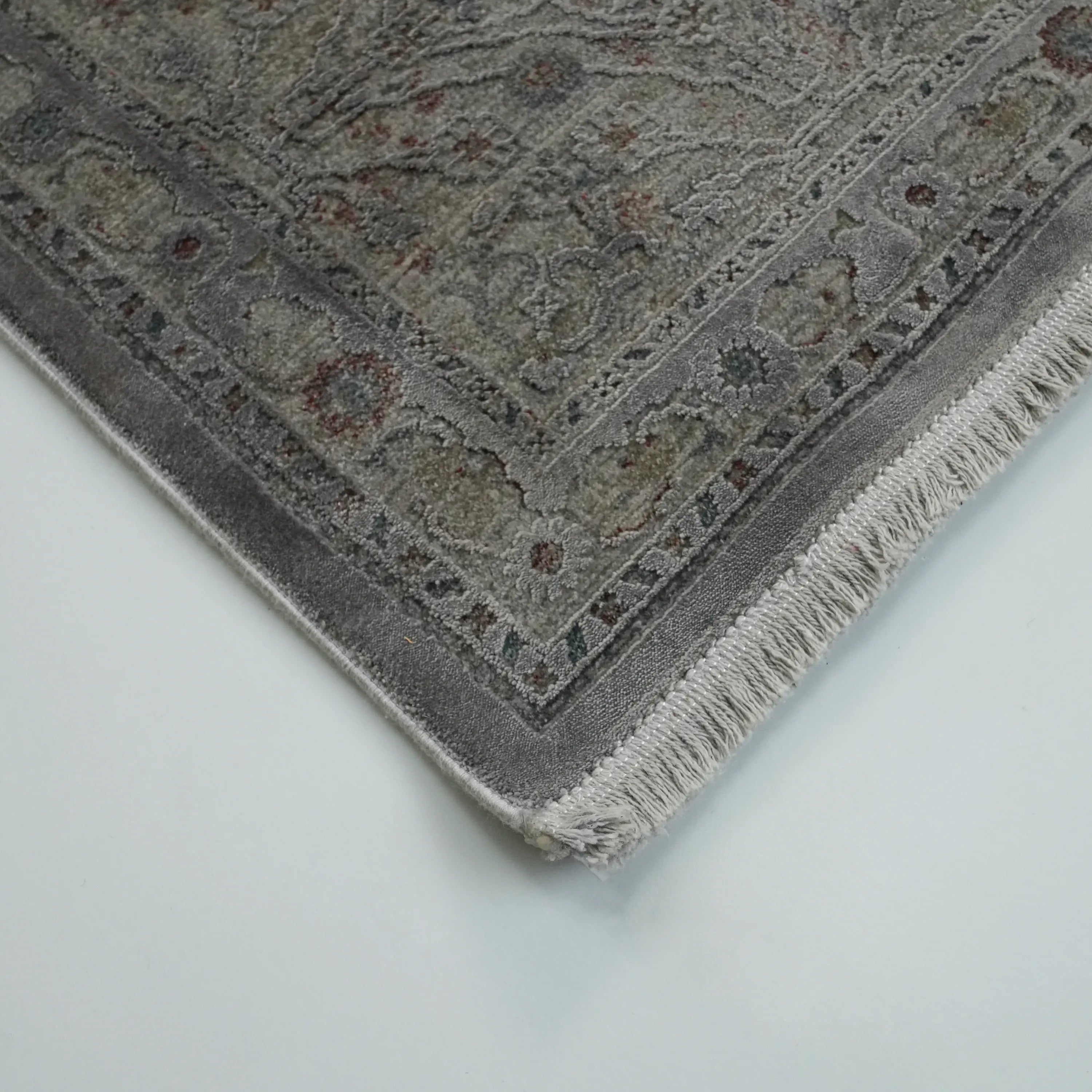 Odak Serisi Çiçek Desenli Gri Viskon Halı