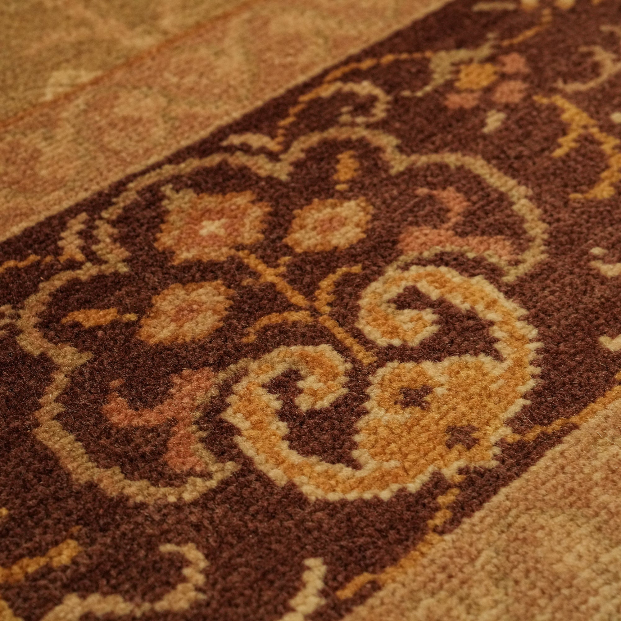 Ottoman Serisi El Dokuma Çerçeve Desenli Kahverengi Yün Halı