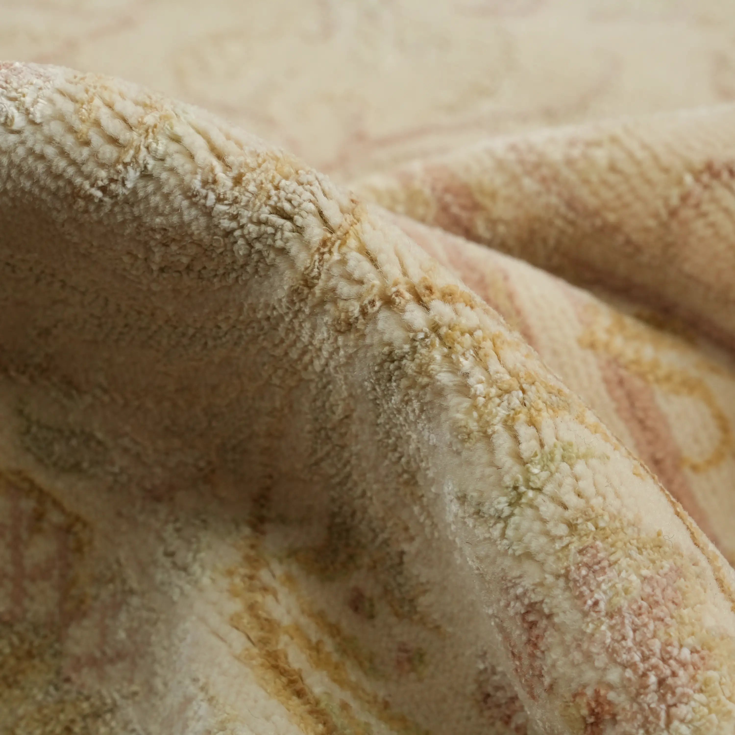 Pera Series Handwoven Frame Patterned Cream Wool Rug