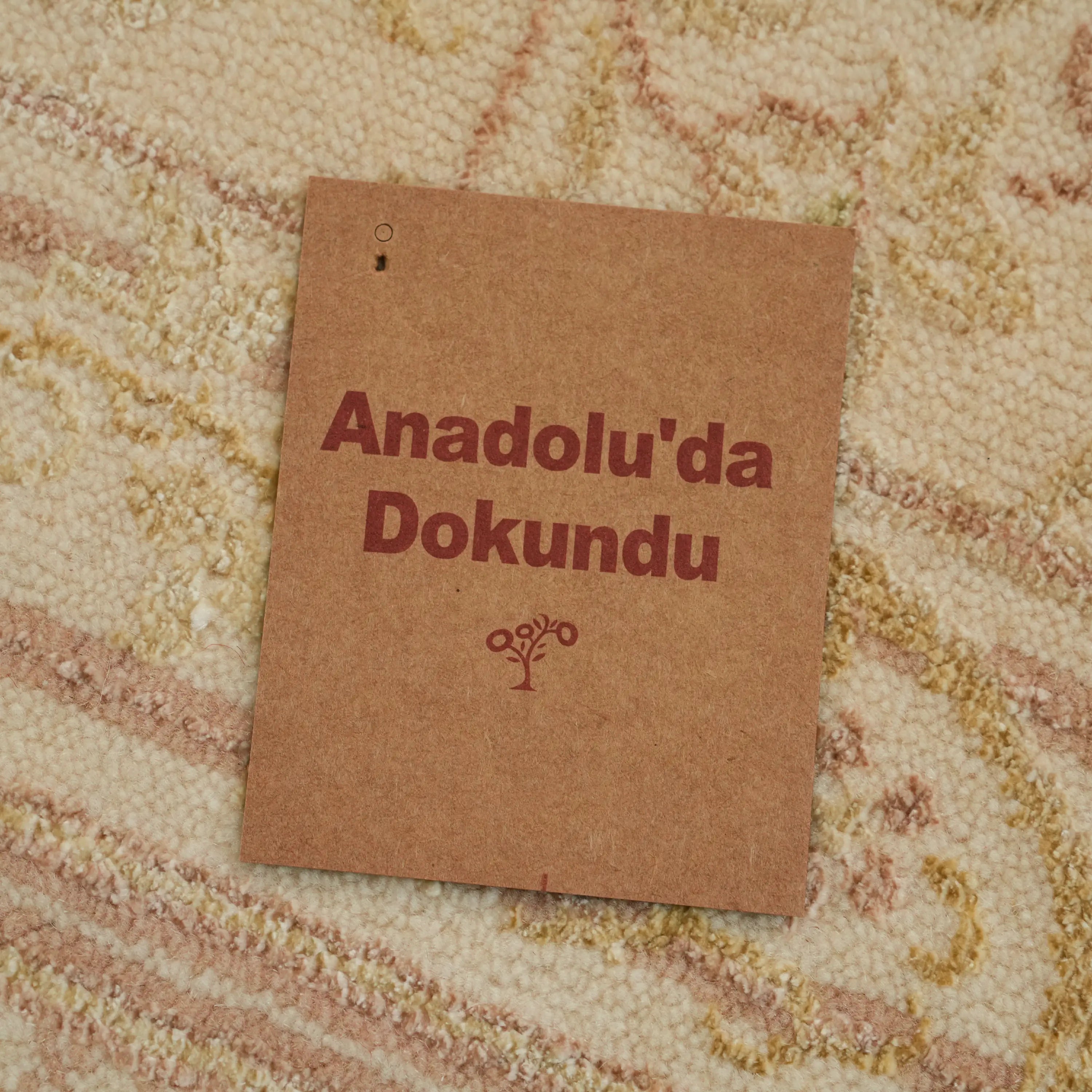 Pera Series Handwoven Frame Patterned Cream Wool Rug