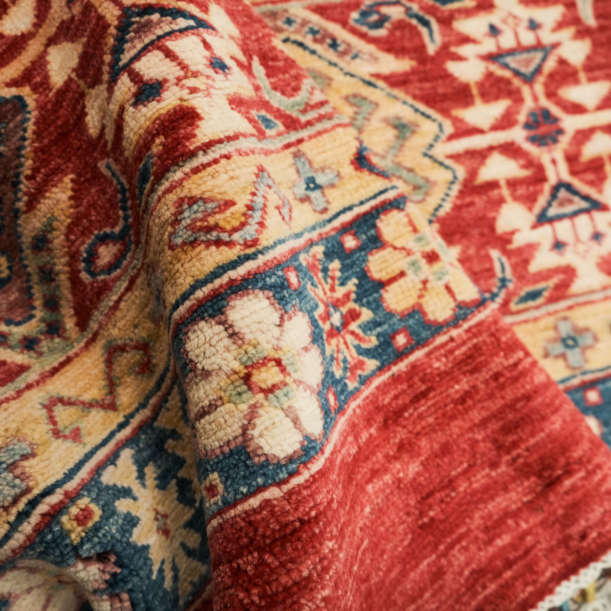 Pinhan Serisi El Dokuma Anadolu Desenli Kırmızı Halı