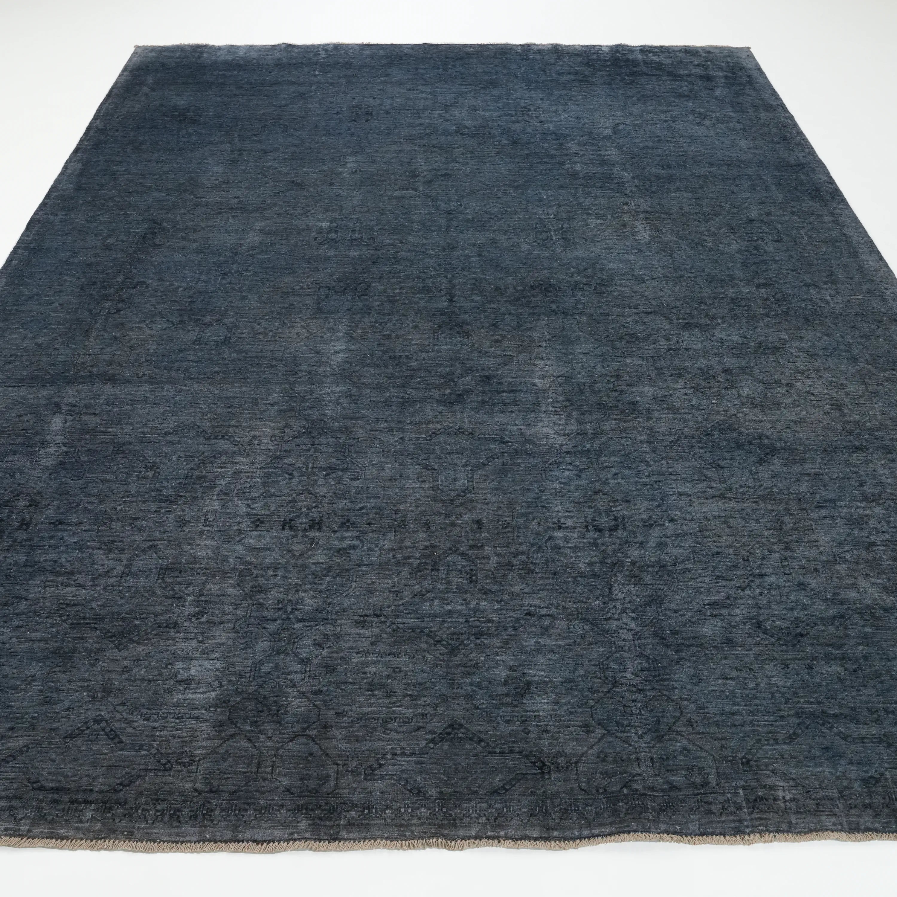 Retro Series Handwoven Vintage Pattern Anthracite Wool Rug