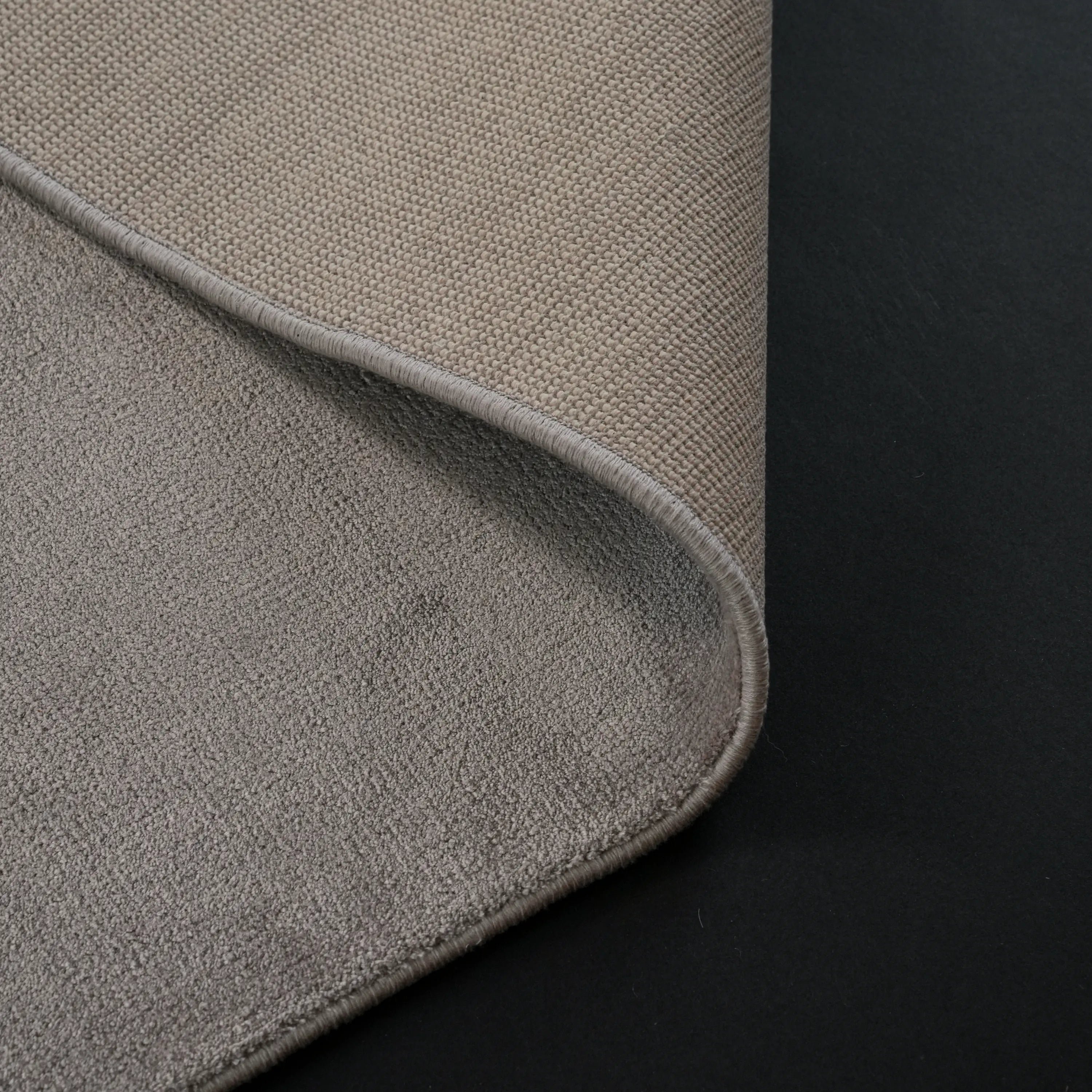 Sade Desenli Gri Viskon Halı