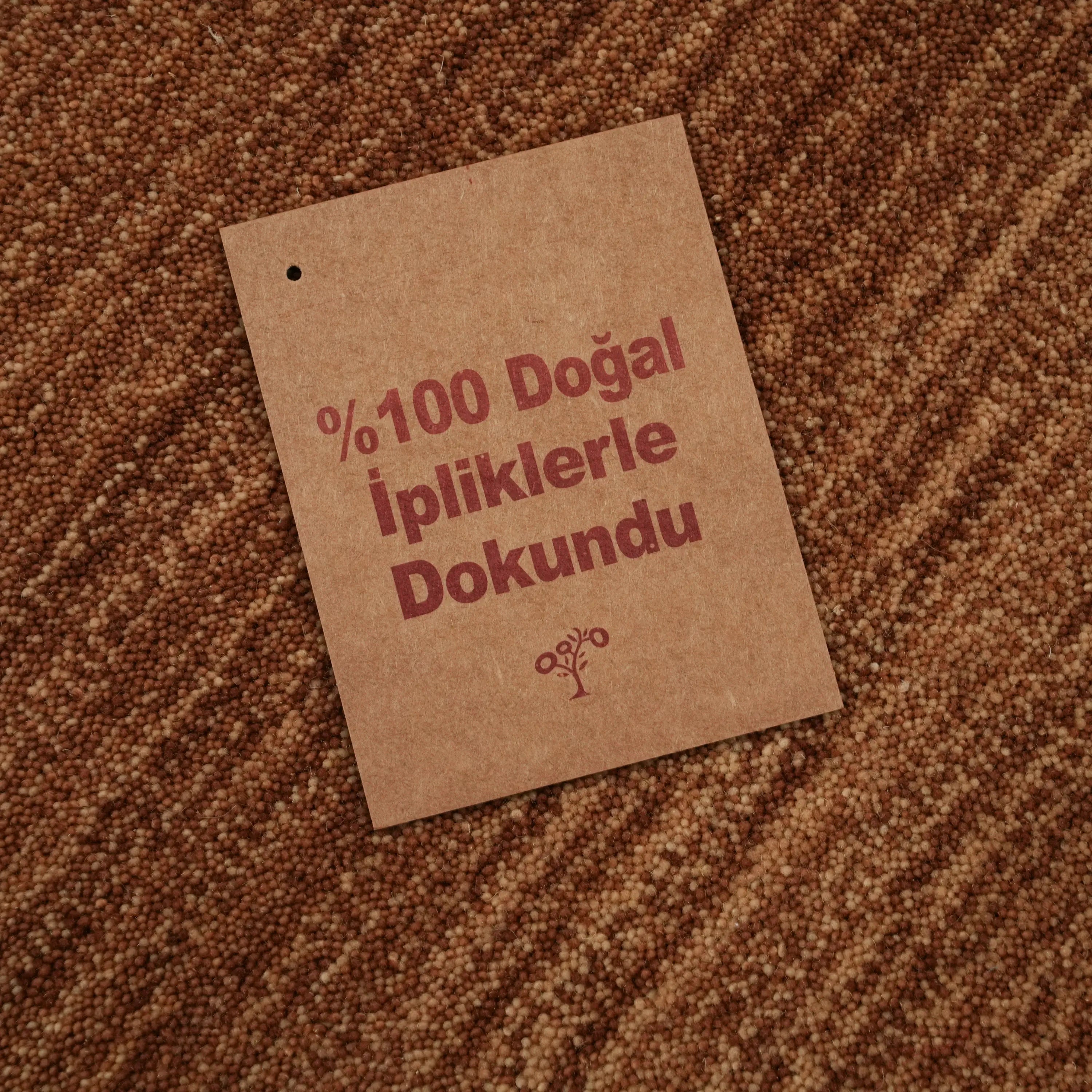 Sade Desenli Kahverengi Yün Tezgah Dokuma Halı