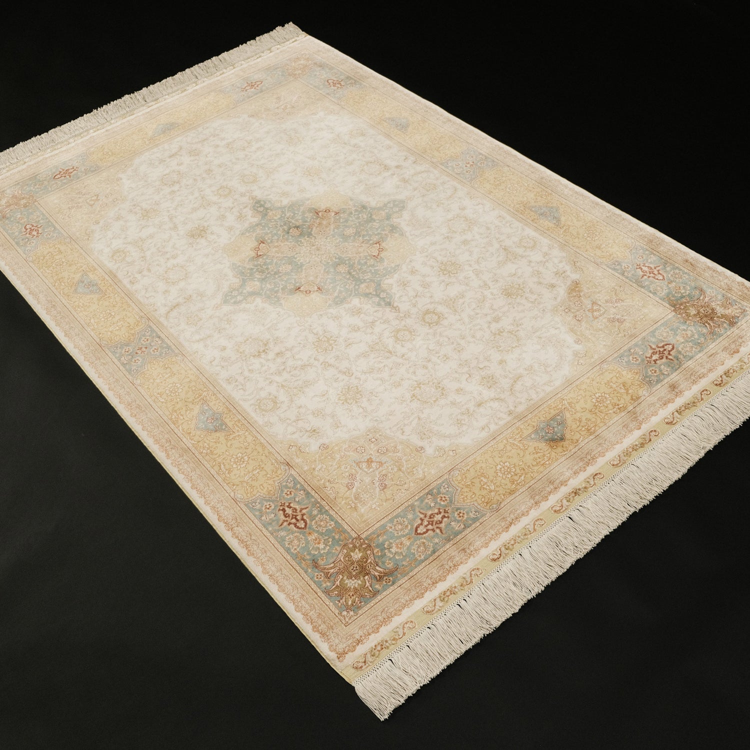 Saf İpek Çerçeve Desenli Krem El Dokuma Halı, 123x185 cm — Halıcızade