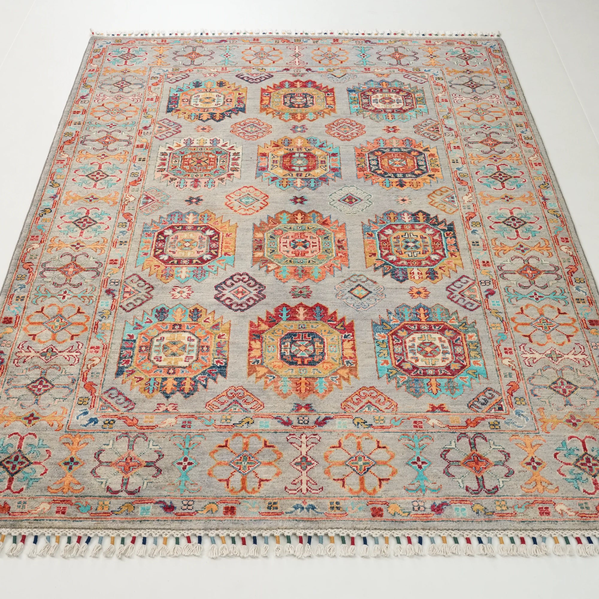 Şahzade Serisi El Dokuma Anadolu Desenli Gri Yün Halı — 153x210 cm