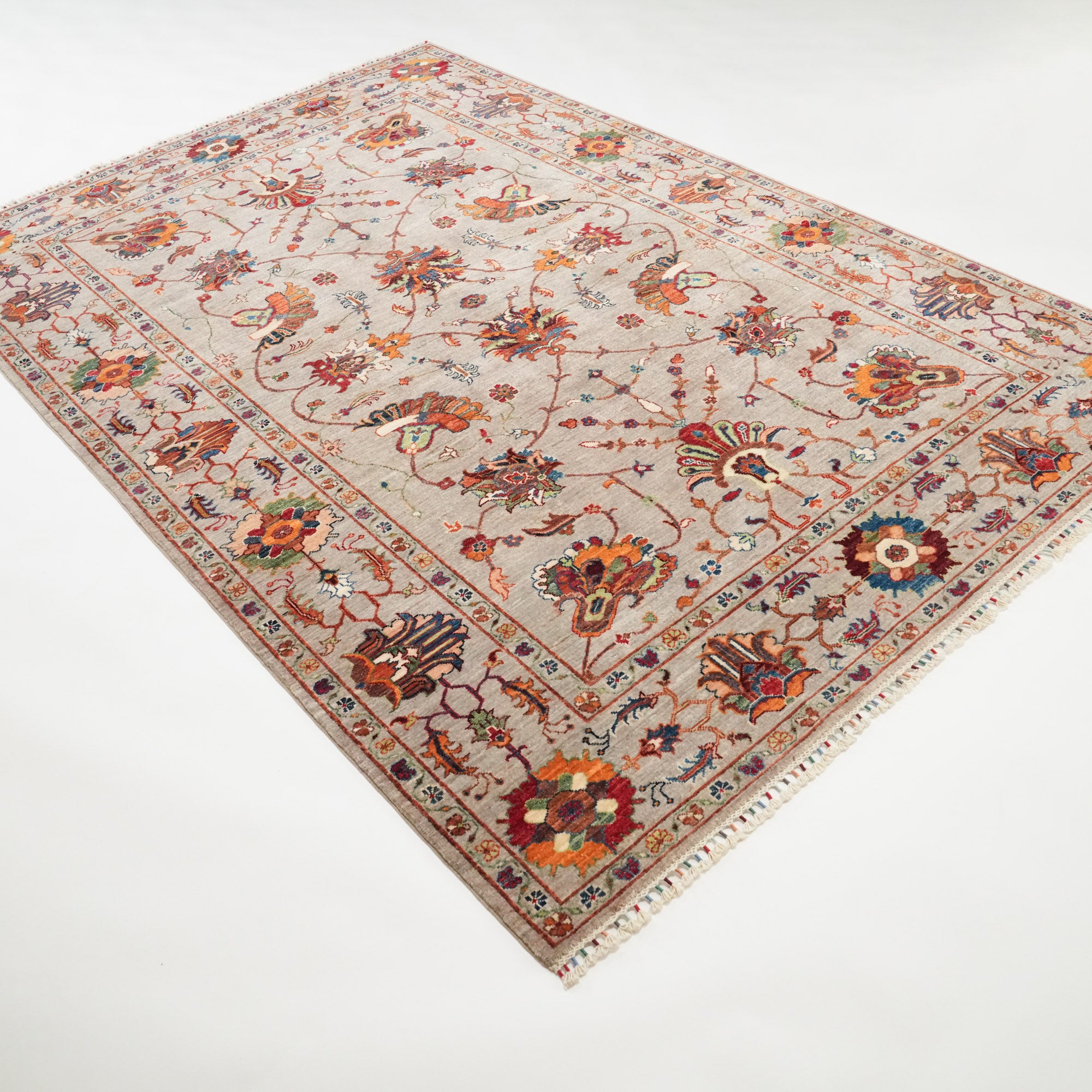 Şahzade Serisi El Dokuma Uşak Desenli Gri Halı