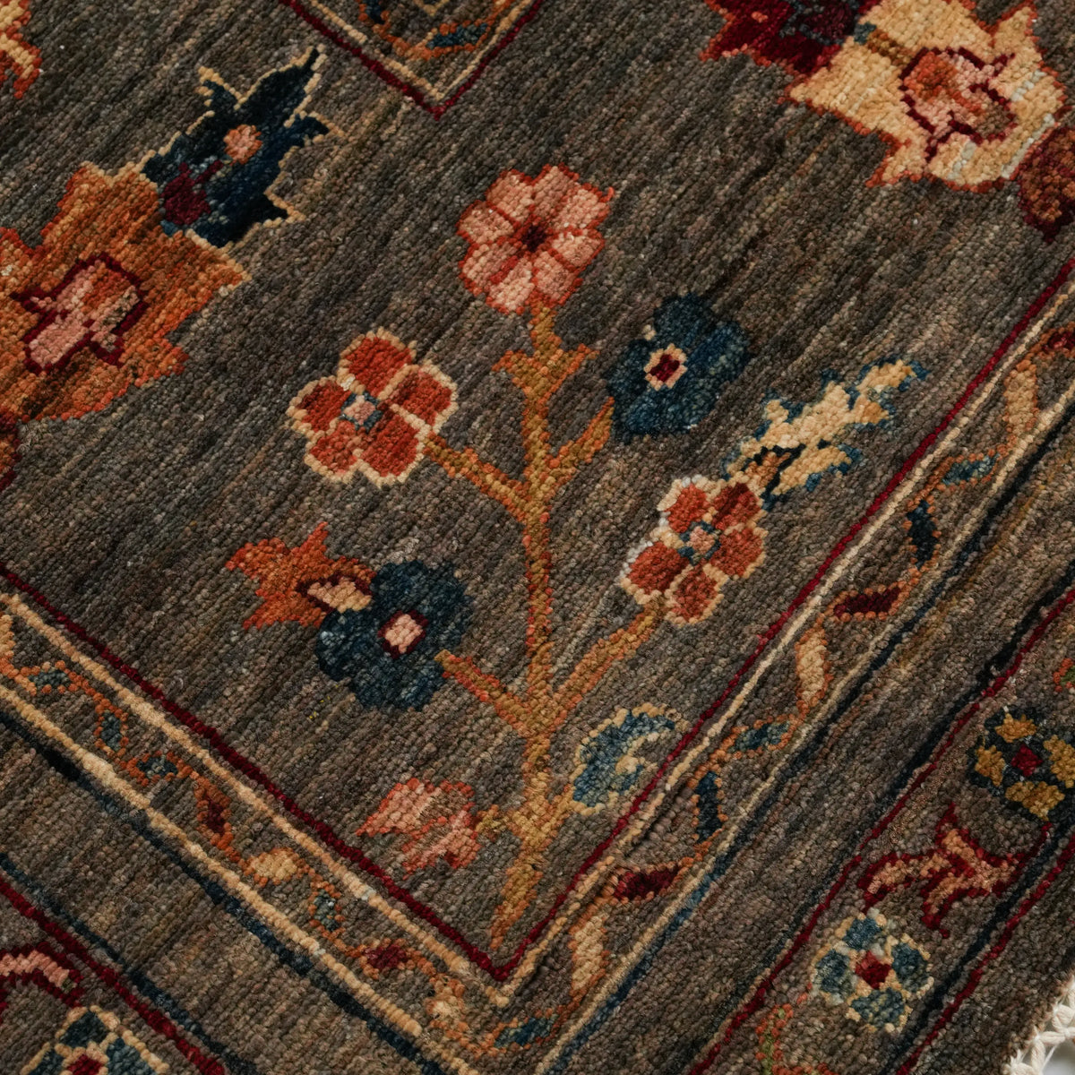Gray Oushak-Pattern Handwoven Wool Rug, Şahzade Series