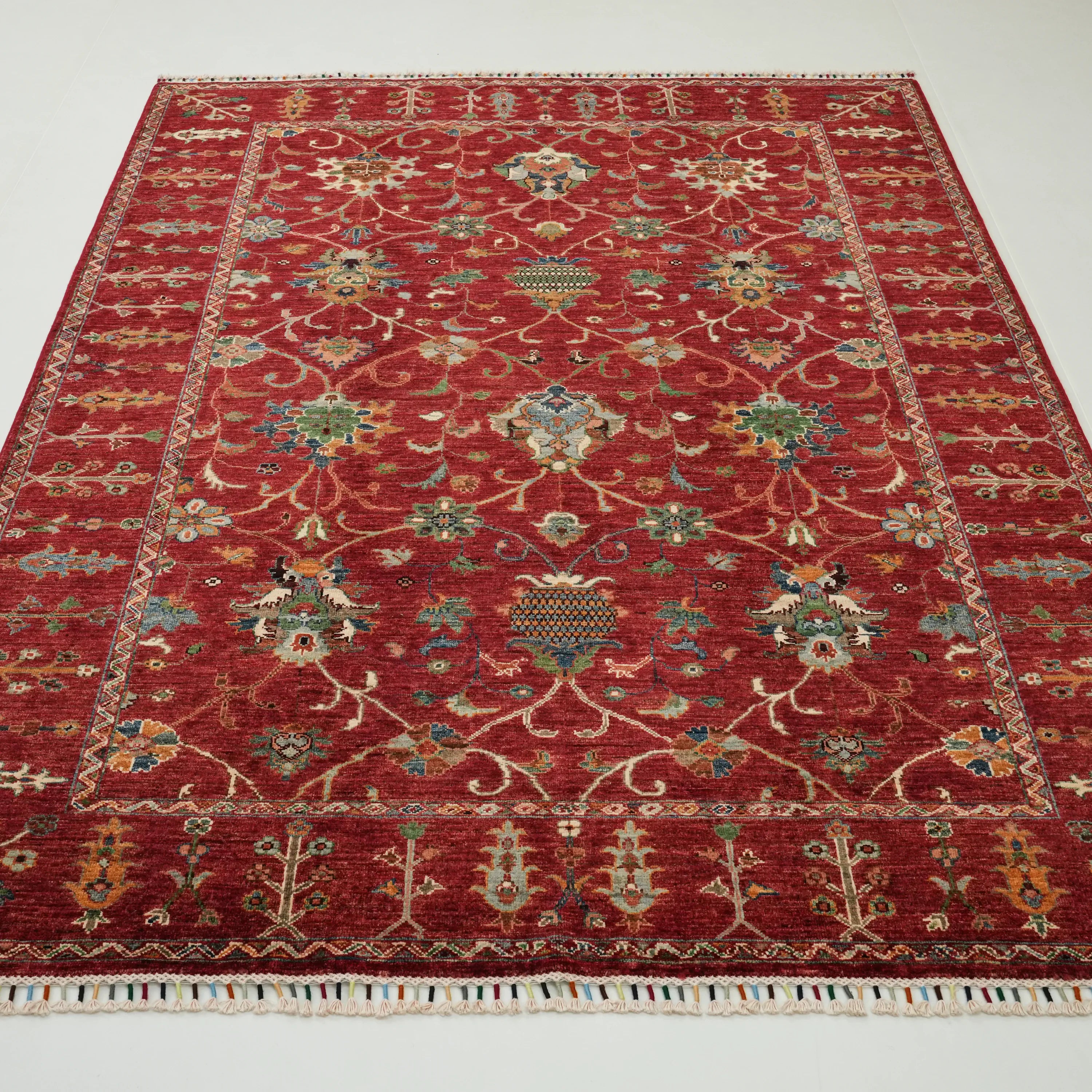 Şahzade Serisi El Dokuma Uşak Desenli Kırmızı Yün Halı