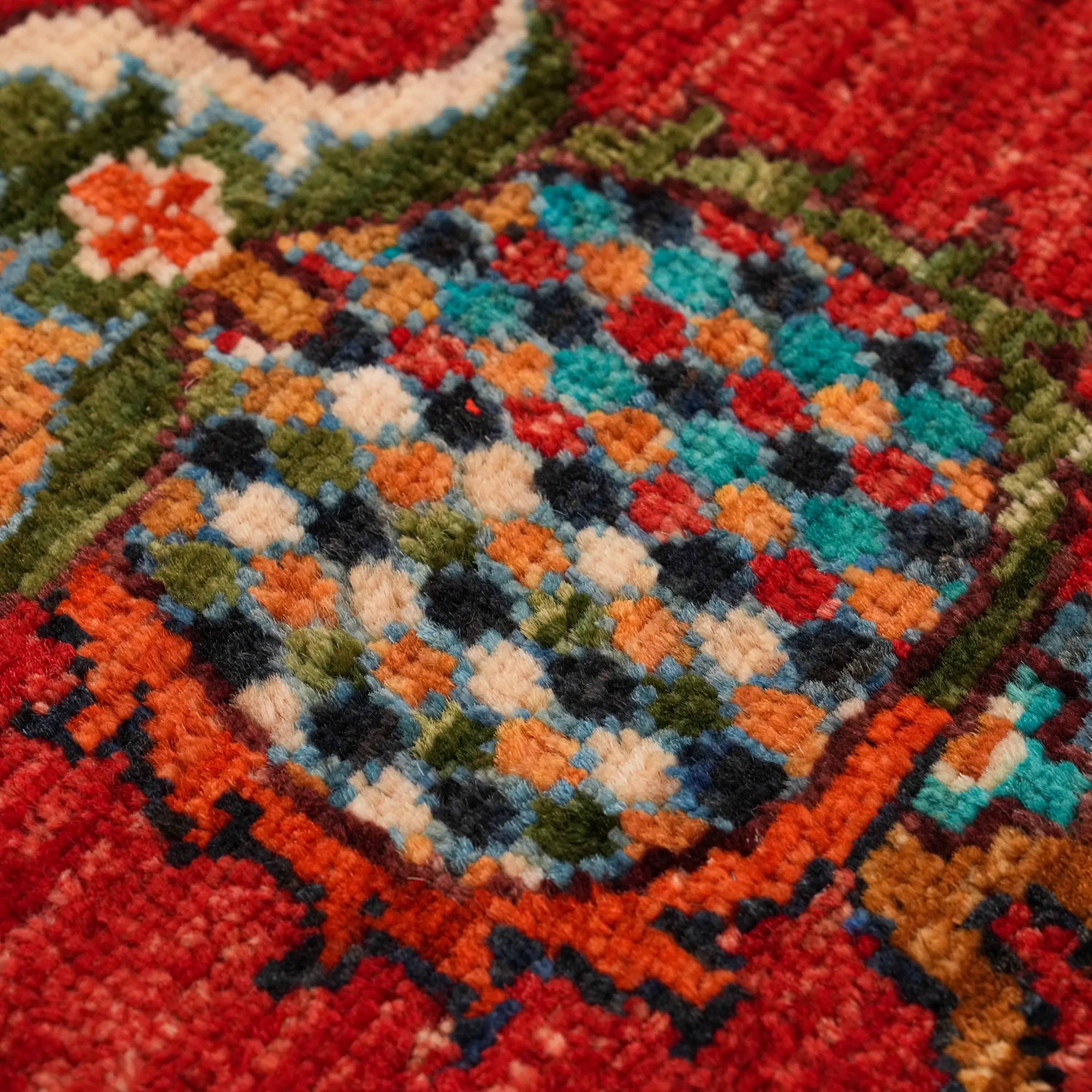 Şahzade Serisi El Dokuma Uşak Desenli Kırmızı Yün Halı