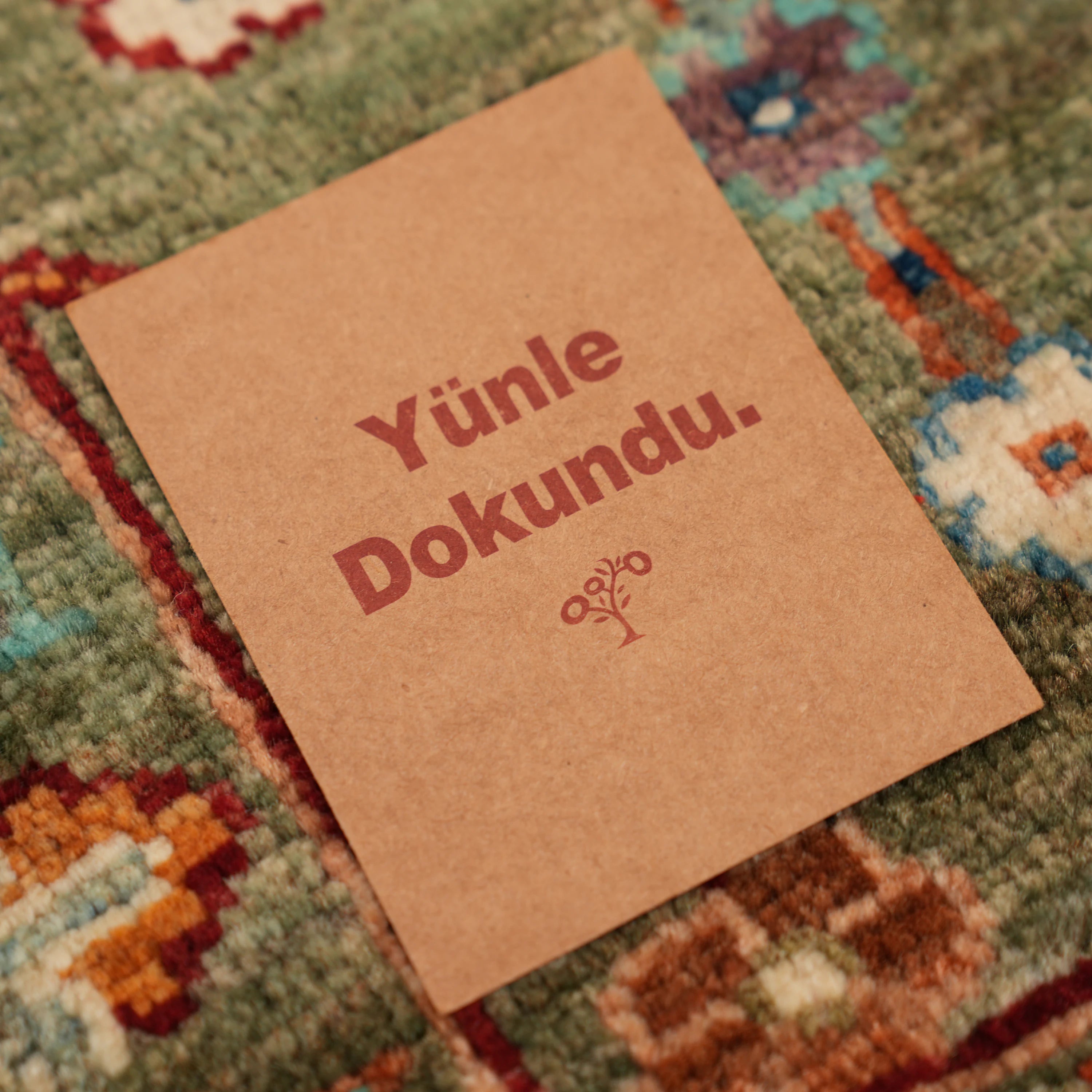 Şahzade Serisi El Dokuma Uşak Desenli Yeşil Yün Halı
