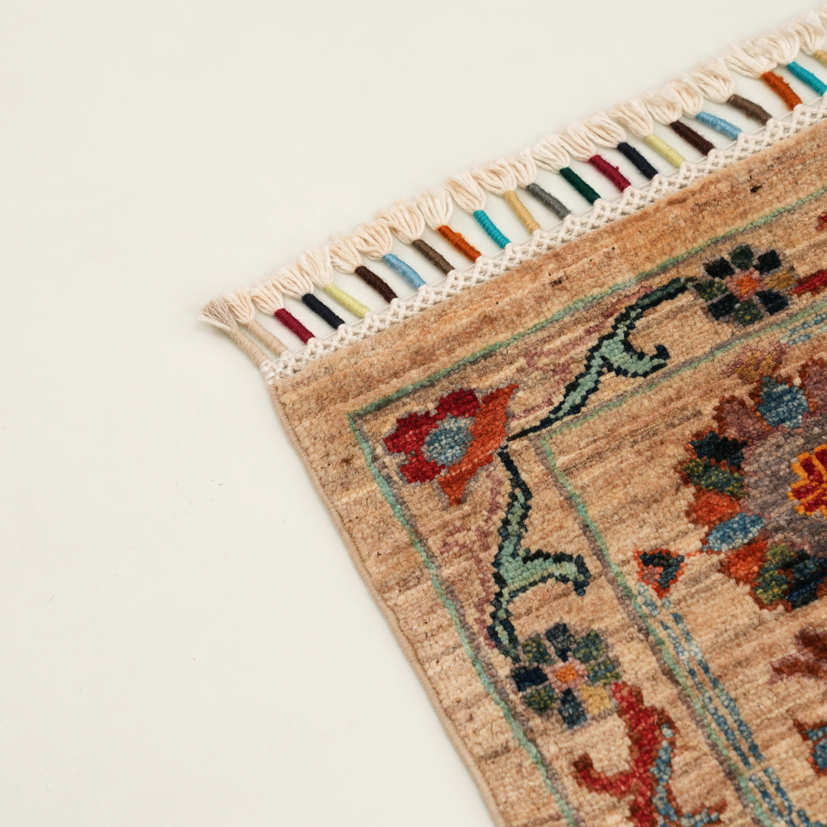 Şahzade Serisi El Dokuma Uşak Desenli Yün Vizon Halı — klasik desen