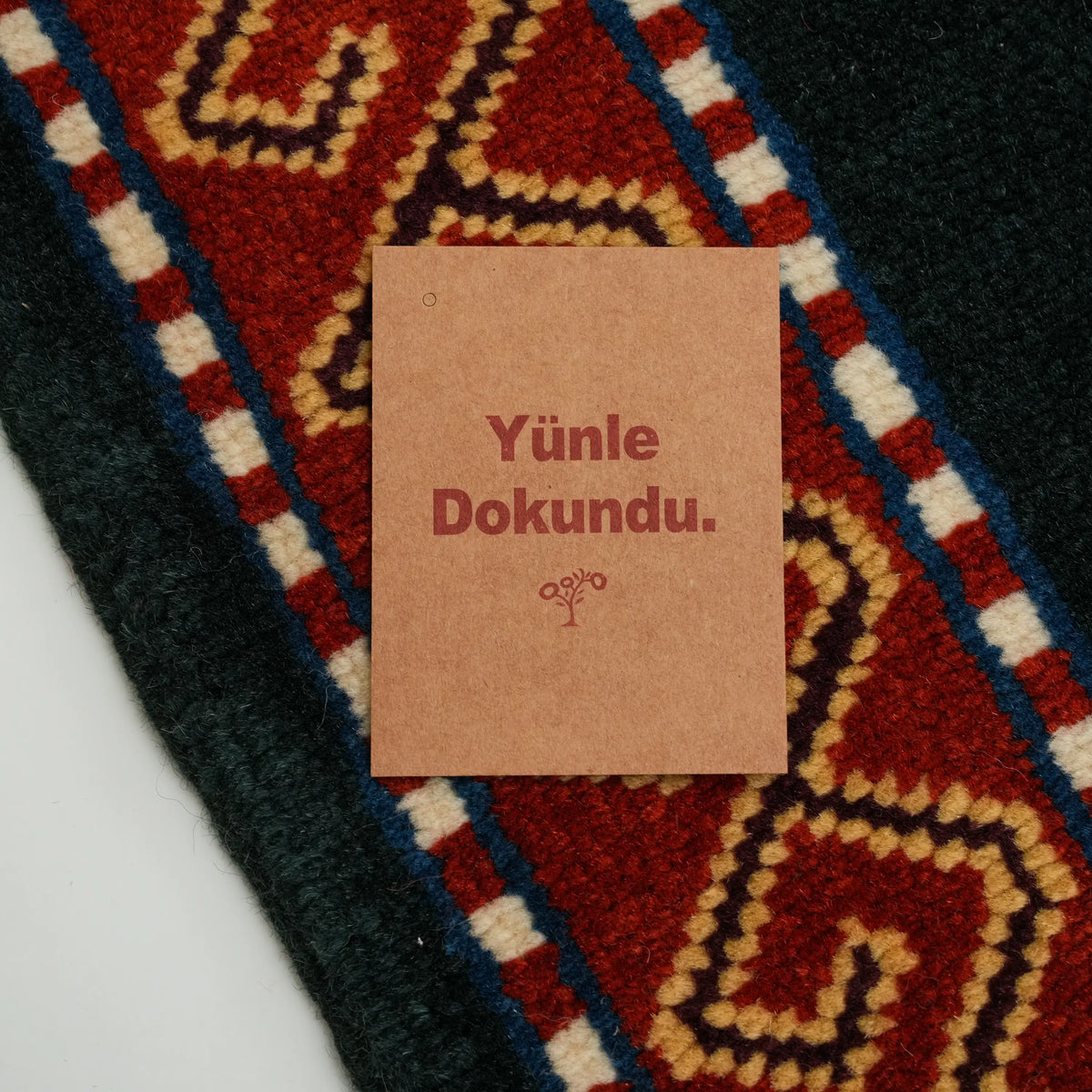 Anadolu Şal Serisi Sivas Zara Desenli El Dokuma Rengarenk Yün Kare Halı — yatak odası halısı