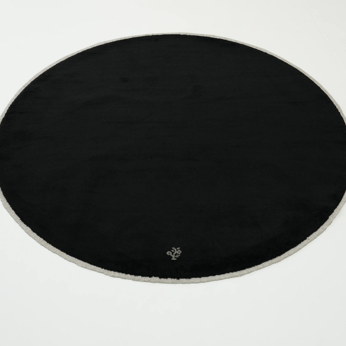 Sekoya Serisi Sade Desenli Siyah Tezgah Dokuma Yuvarlak Halı, 120x120 – 200x200 cm — Halıcızade