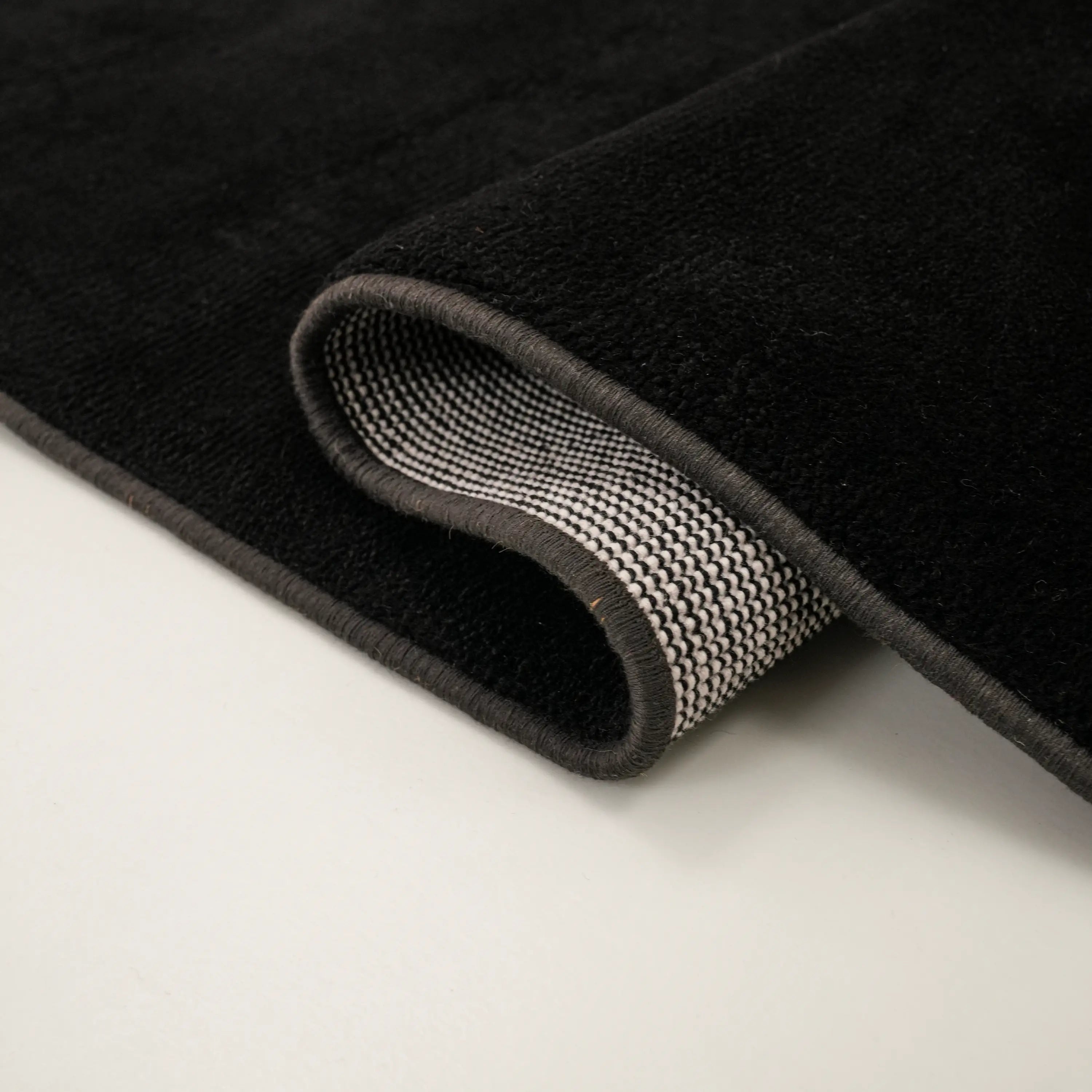 Sekoya Serisi Sade Desenli Siyah Tezgah Dokuma Halı