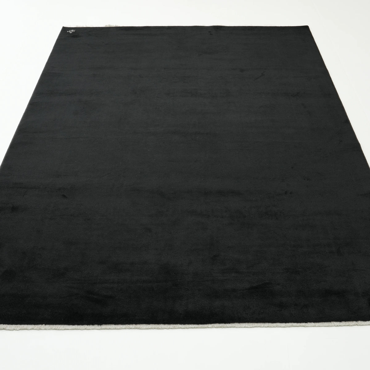 Sekoya Serisi Sade Desenli Siyah Tezgah Dokuma Halı — 80x150, 90x150, 90x190, 130x190 cm