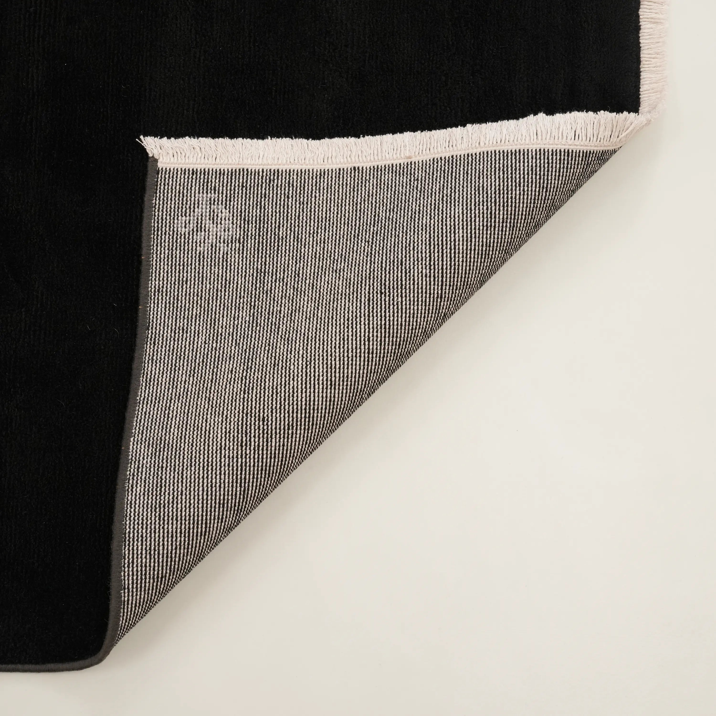 Sekoya Serisi Sade Desenli Siyah Tezgah Dokuma Halı