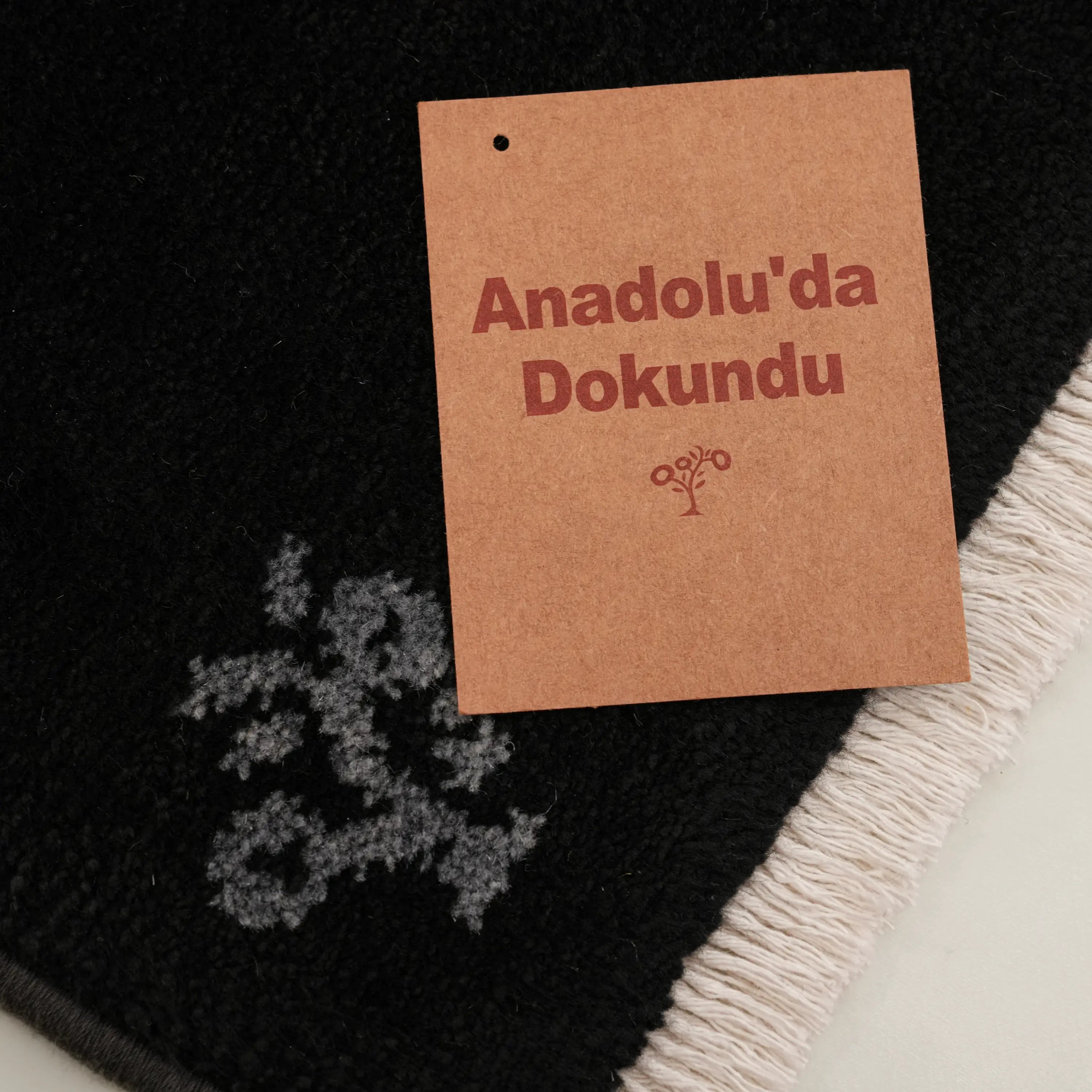 Sekoya Serisi Sade Desenli Siyah Tezgah Dokuma Halı