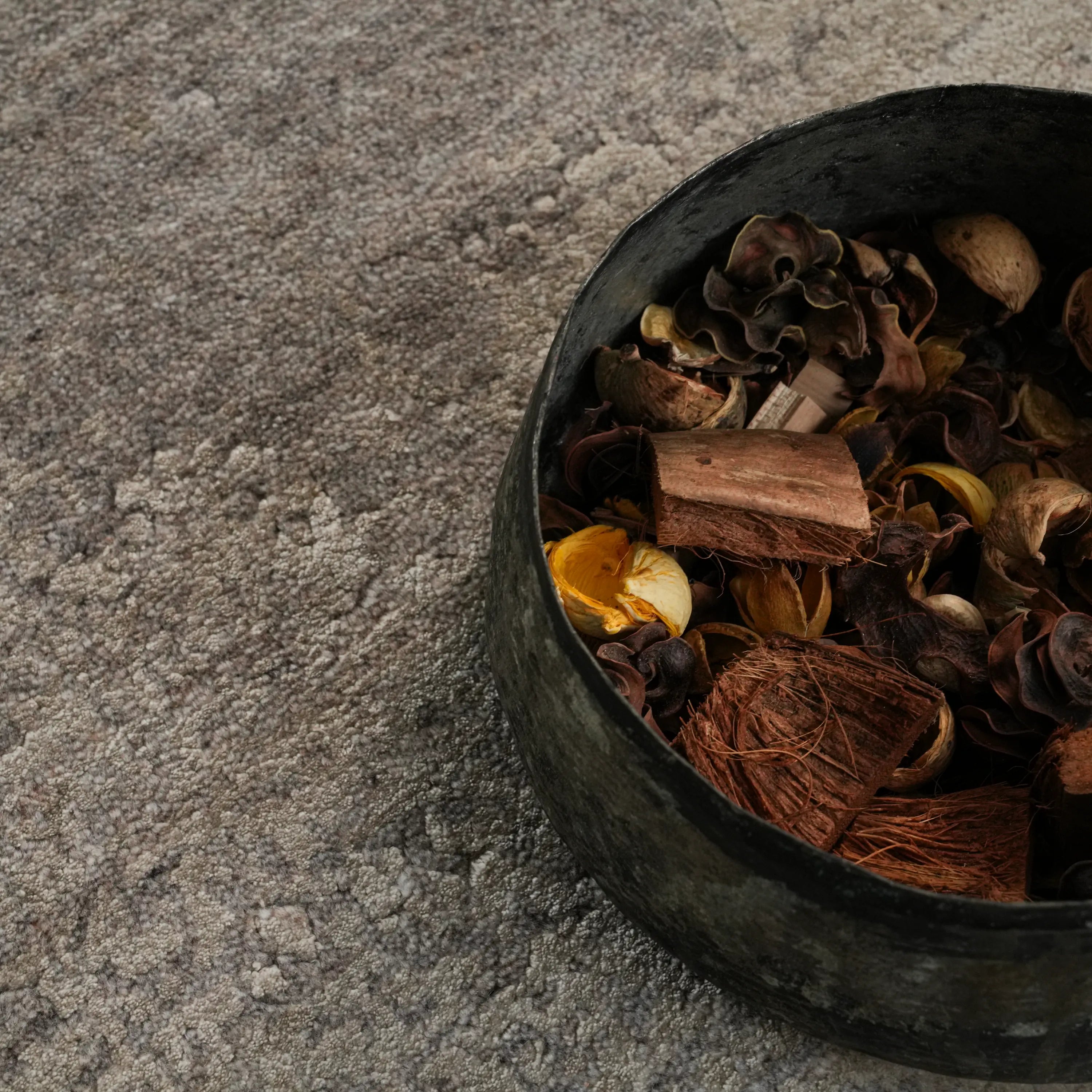 Soyut Desenli Gri Tezgah Dokuma Halı