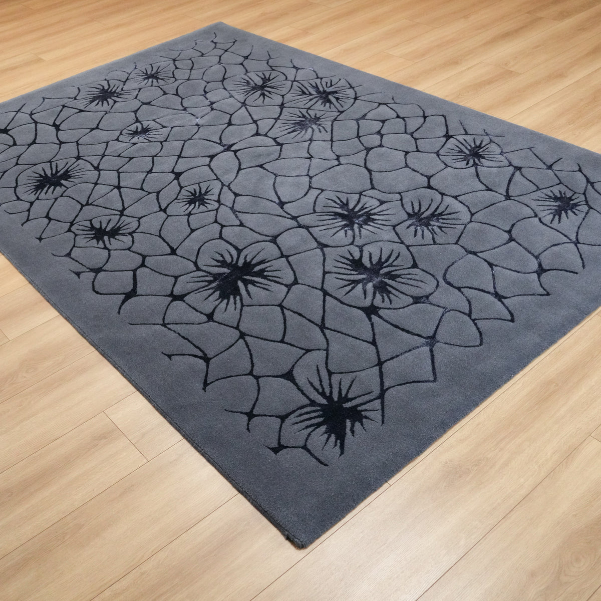 Soyut Desenli Gri Yün Halı, 130x190 – 200x300 cm — Halıcızade
