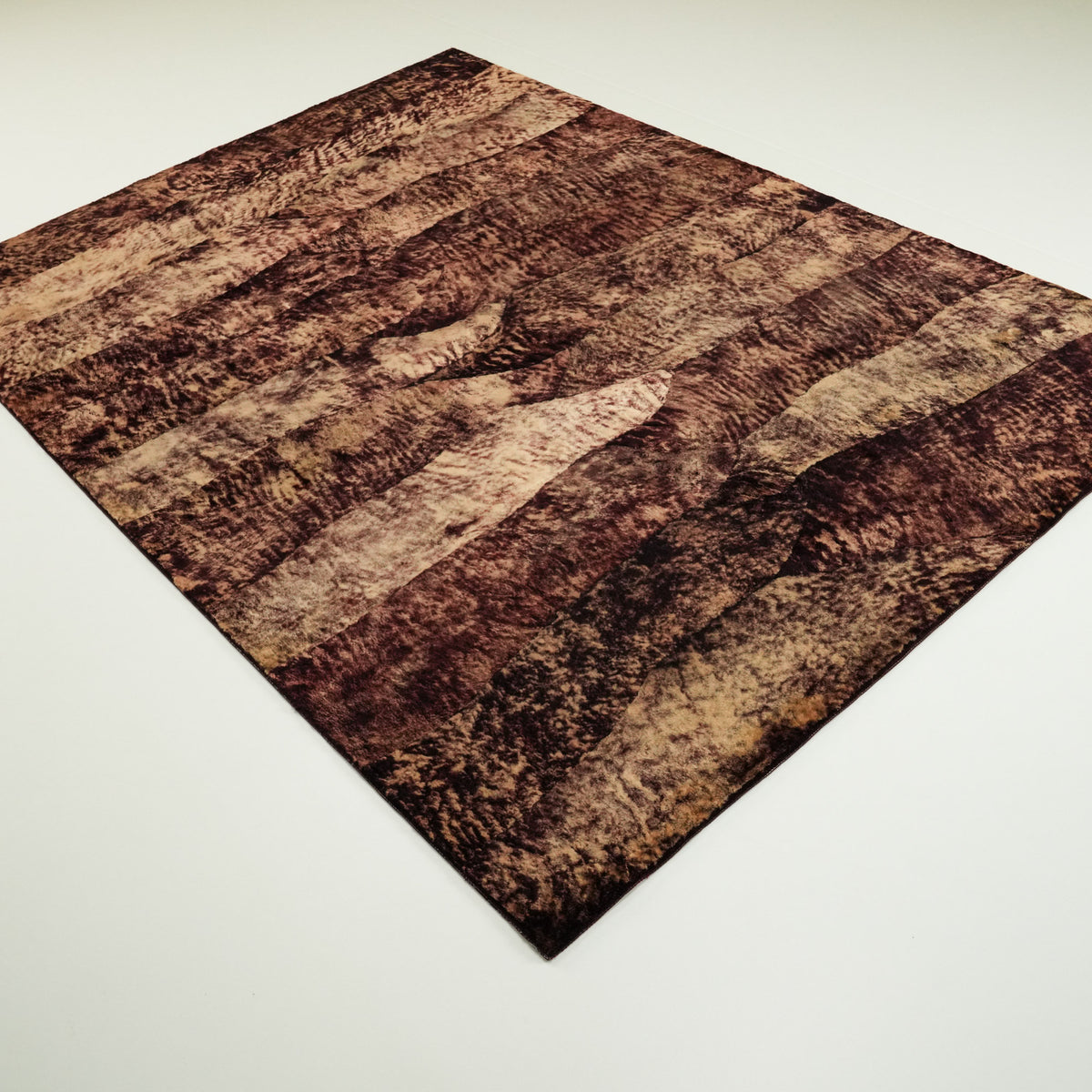 Soyut Desenli Kahverengi Kuzu Postu Halı, 172x240 cm — Halıcızade