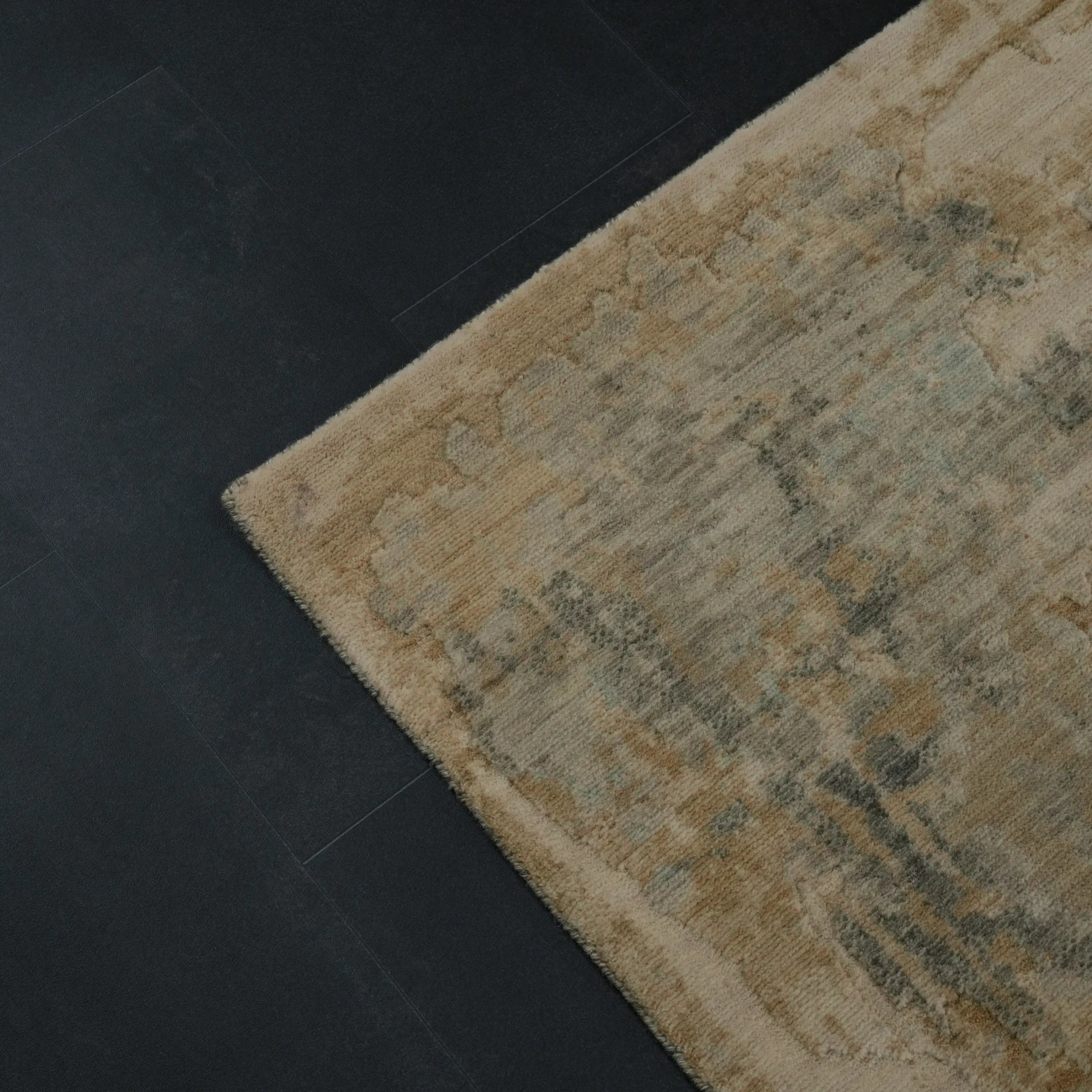 Soyut Desenli Krem Modern Yün Tezgah Dokuma Halı