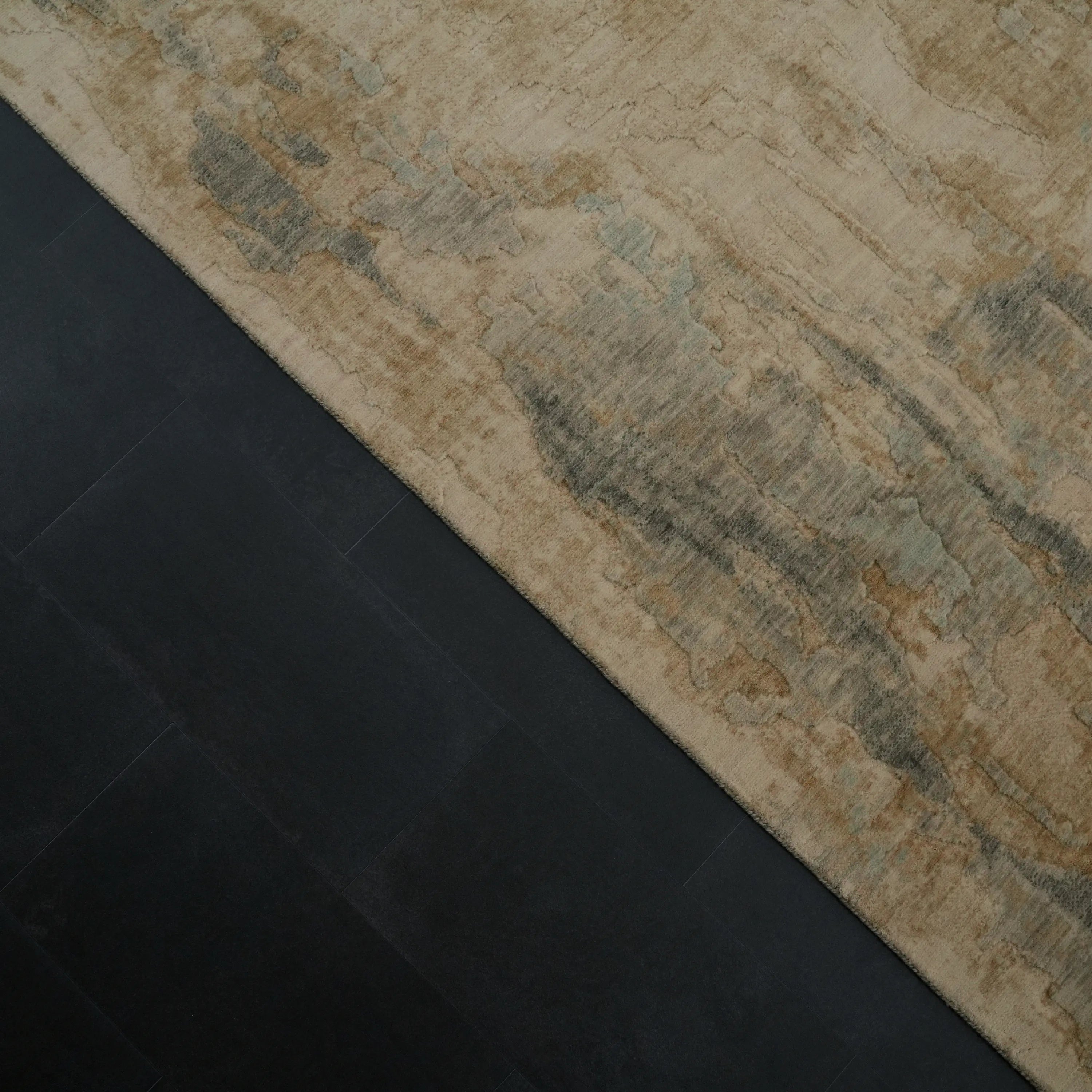 Soyut Desenli Krem Modern Yün Tezgah Dokuma Halı