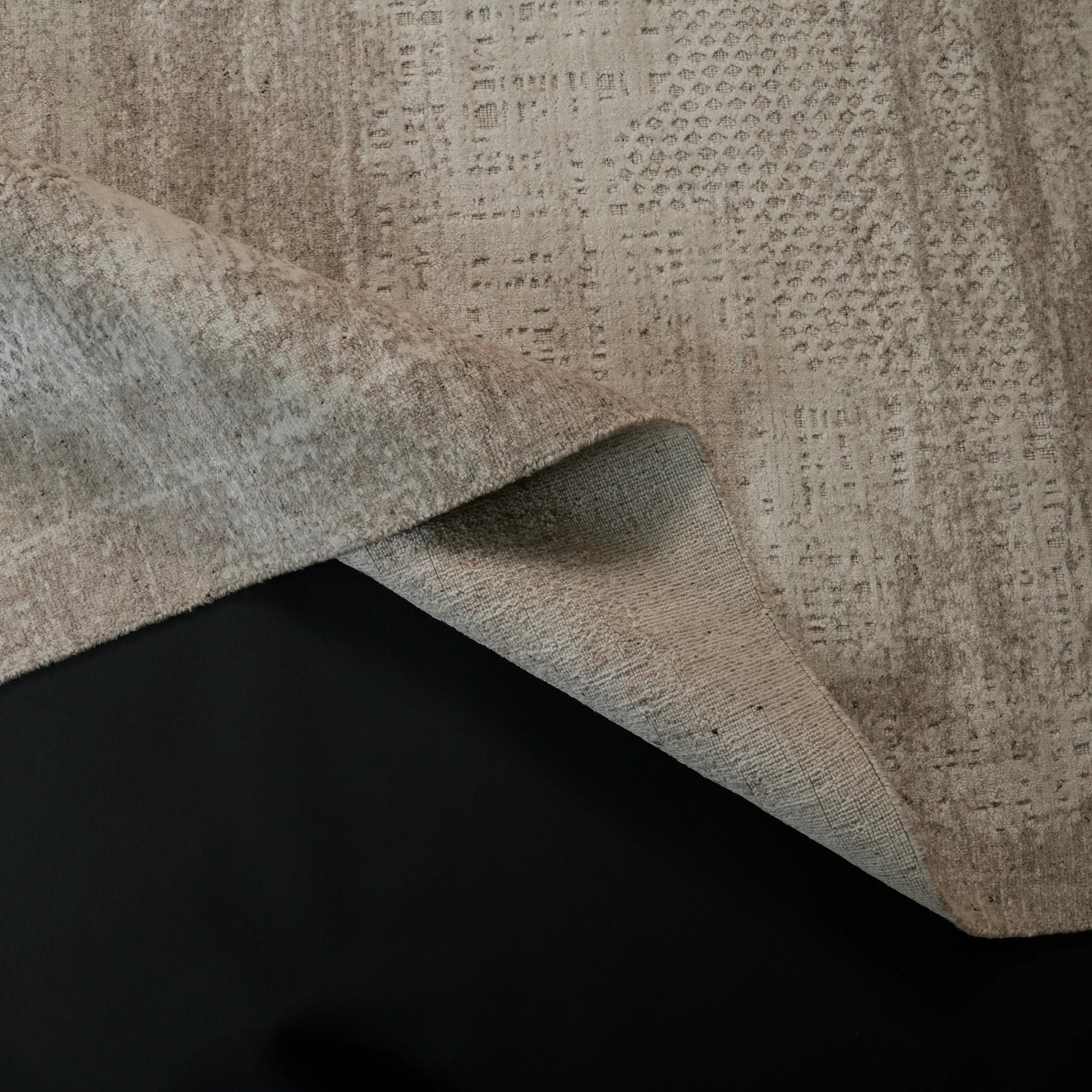 Abstract Patterned Cream Wool/Viscose Loom-Woven Rug