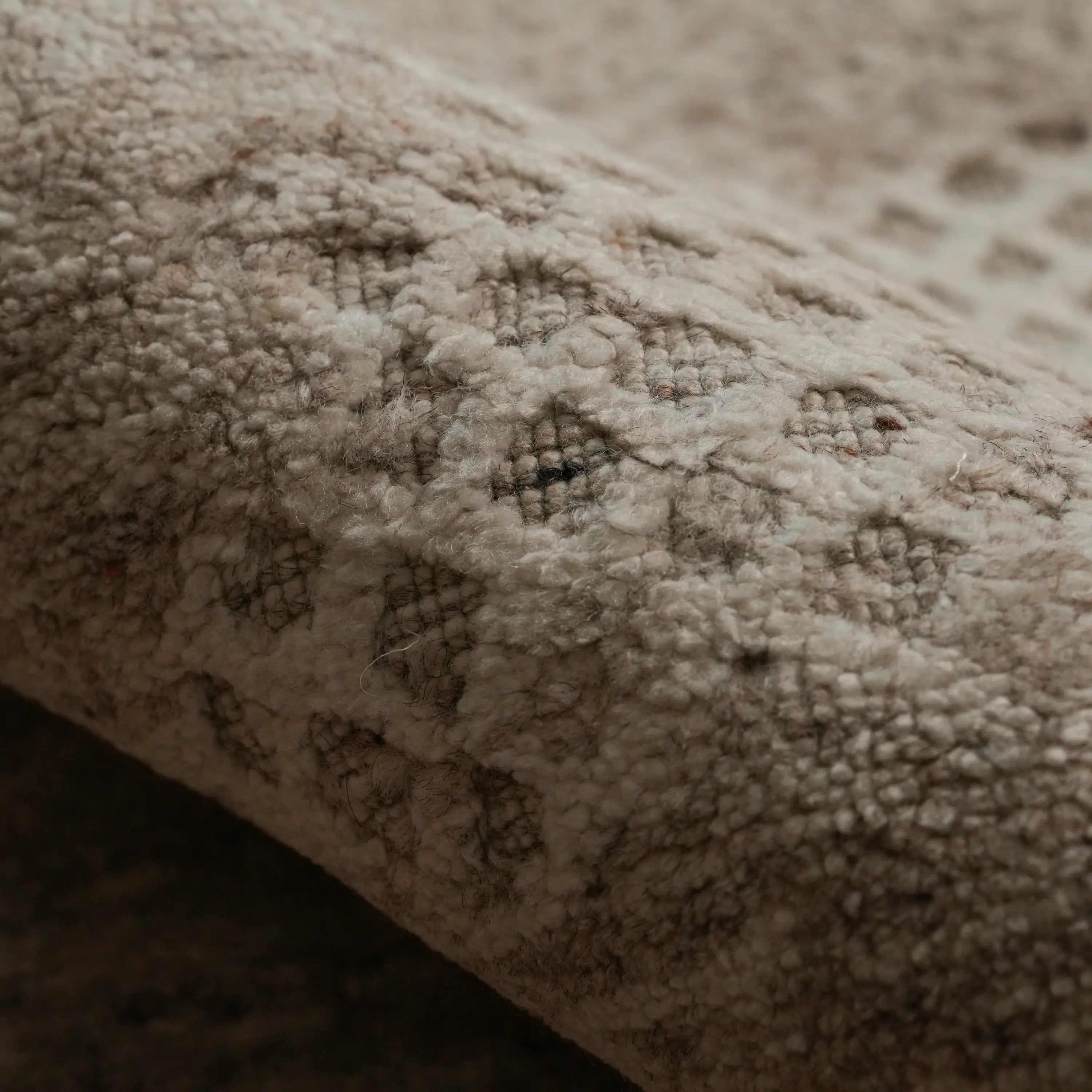 Abstract Patterned Cream Wool/Viscose Loom-Woven Rug