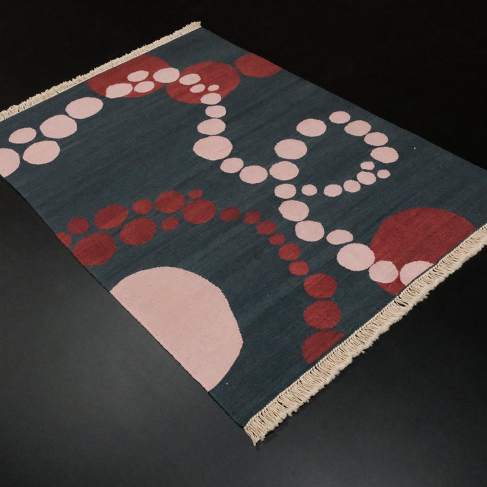 Studio Potato Bubble Trouble Yün El Dokuması Kilim, lacivert, 80x140 – 160x210 cm — Halıcızade