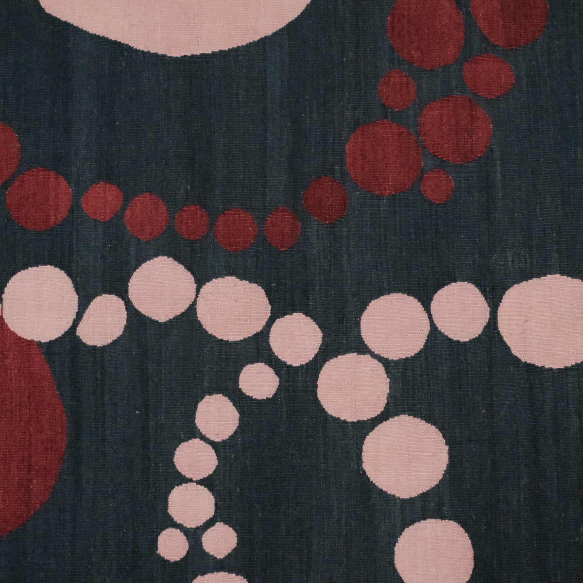 Studio Potato Bubble Trouble Yün El Dokuması Kilim — geometrik desenli