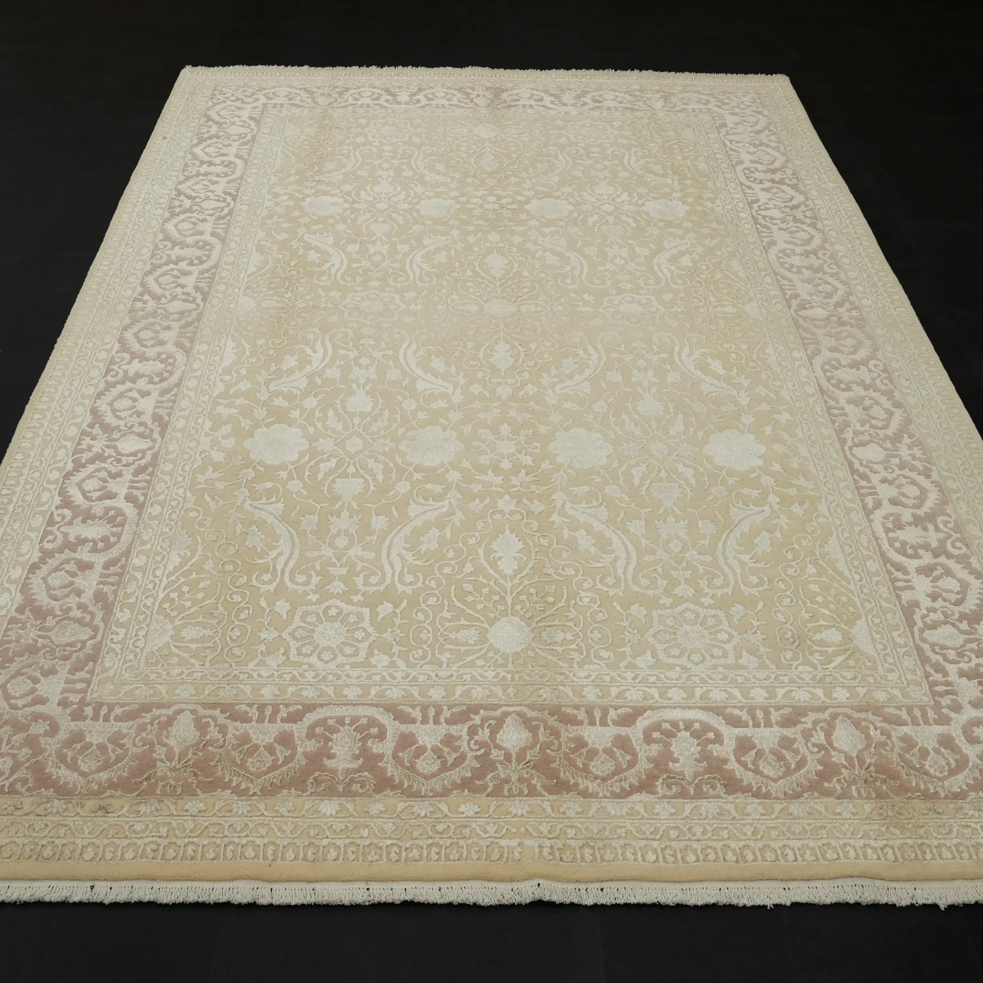 Sultanahmet Serisi El Dokuma Çiçek Desenli Krem Yün Halı — 197x312 cm