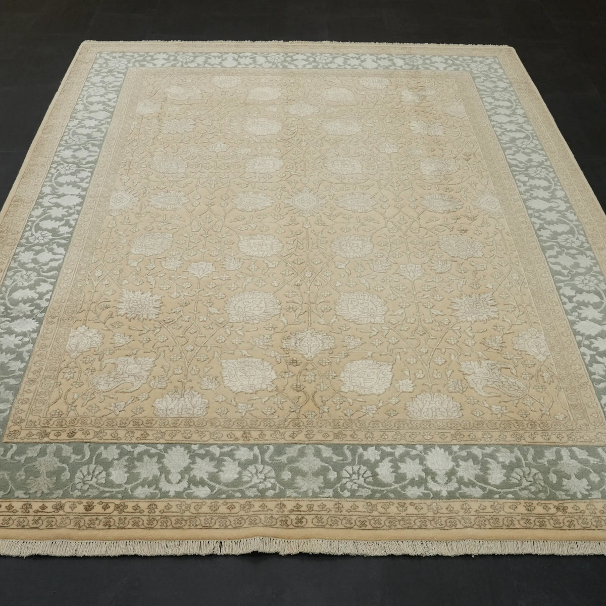 Sultanahmet Serisi El Dokuma Çiçek Desenli Yün Krem Halı — 177x243 cm