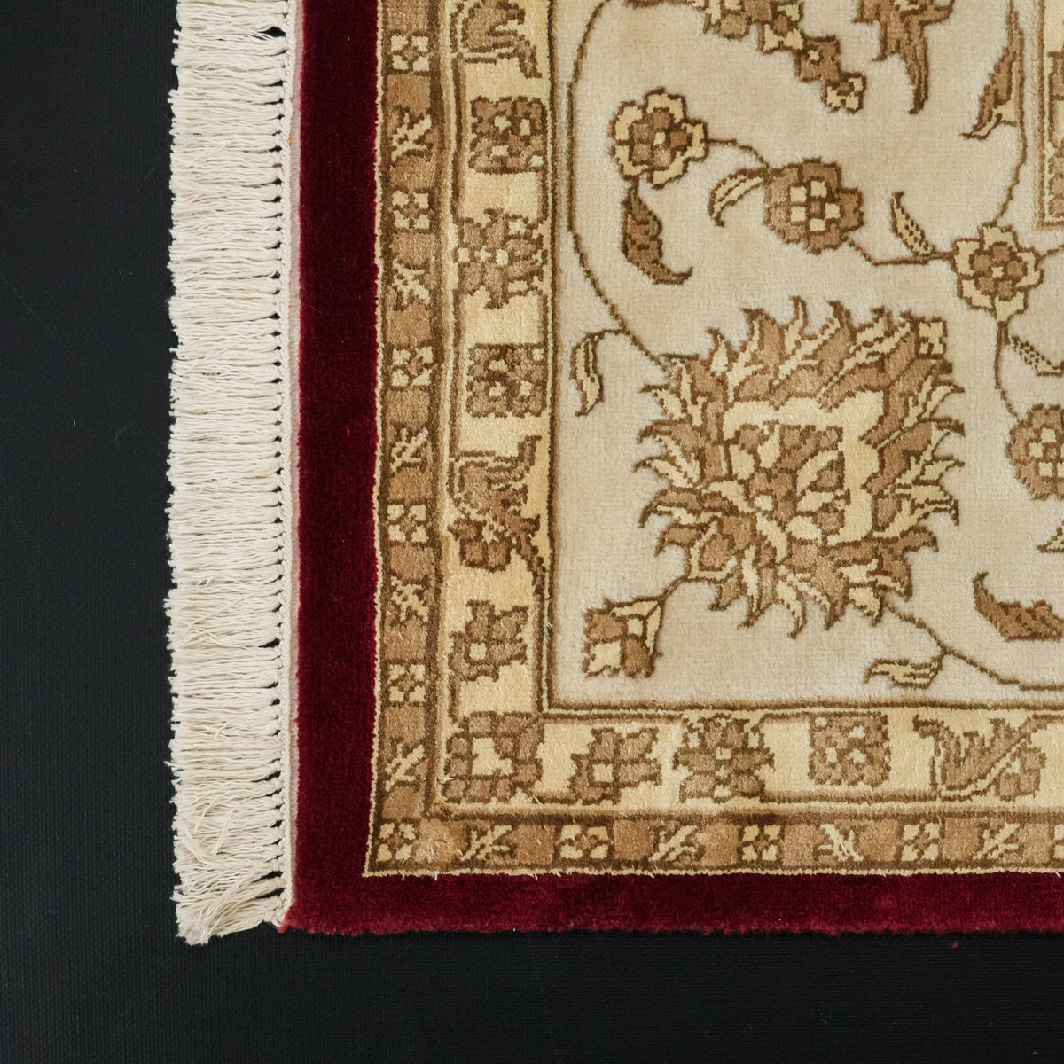 Sultanahmet Serisi El Dokuma Uşak Desenli Bordo Yün Halı — klasik desen